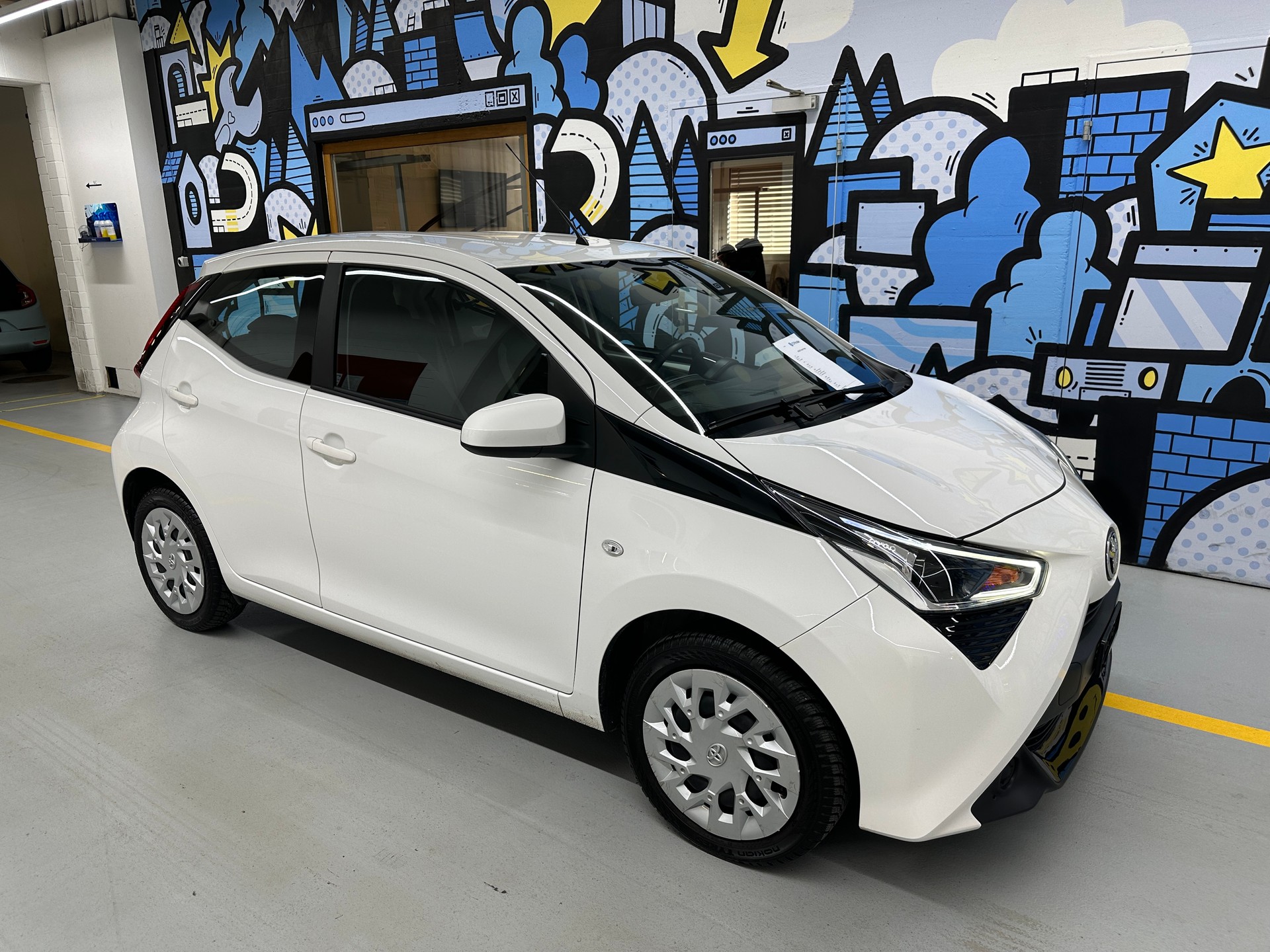 TOYOTA Aygo 1.0 VVT-i x-play-image-0