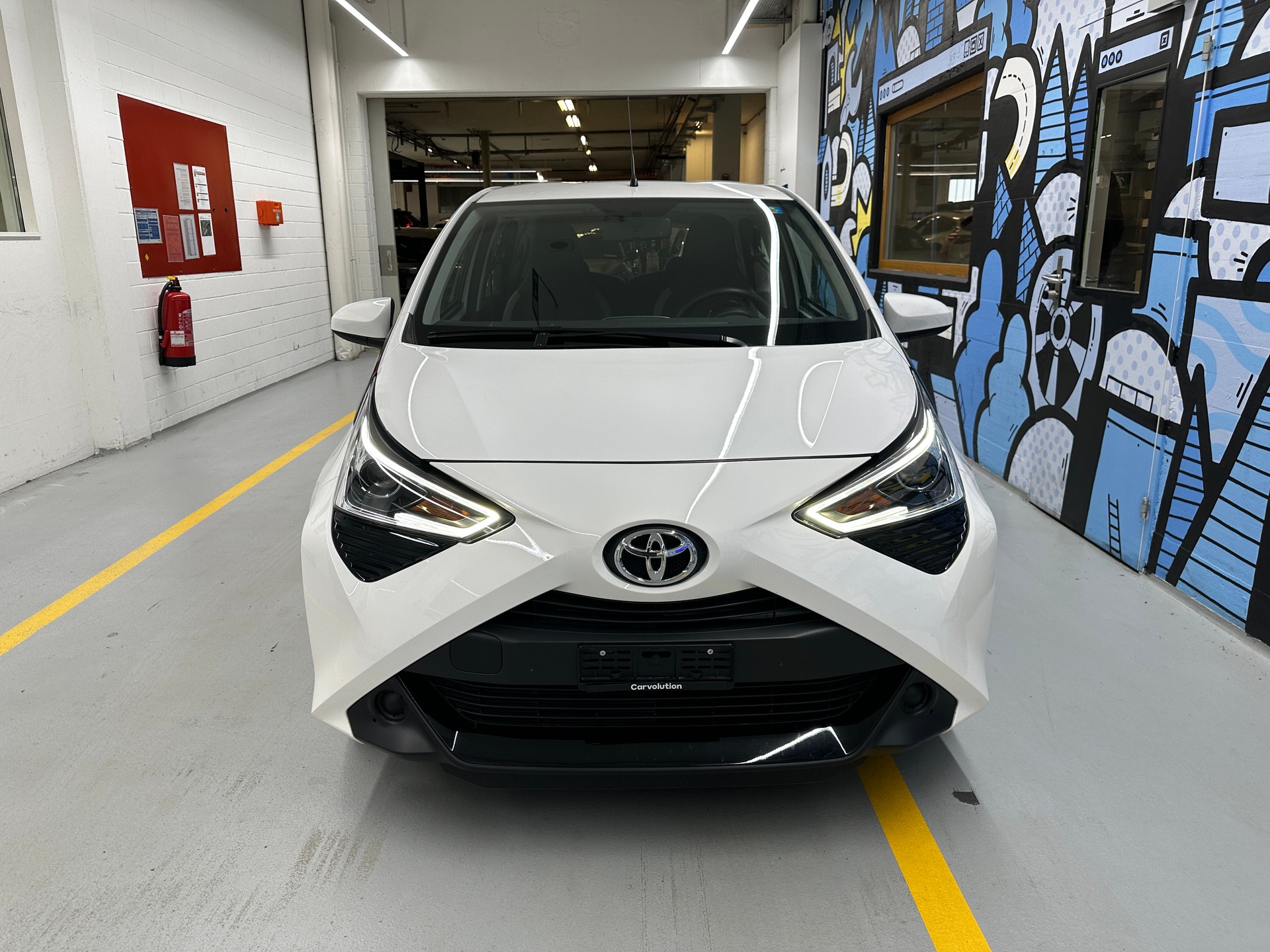 TOYOTA Aygo 1.0 VVT-i x-play-image-1