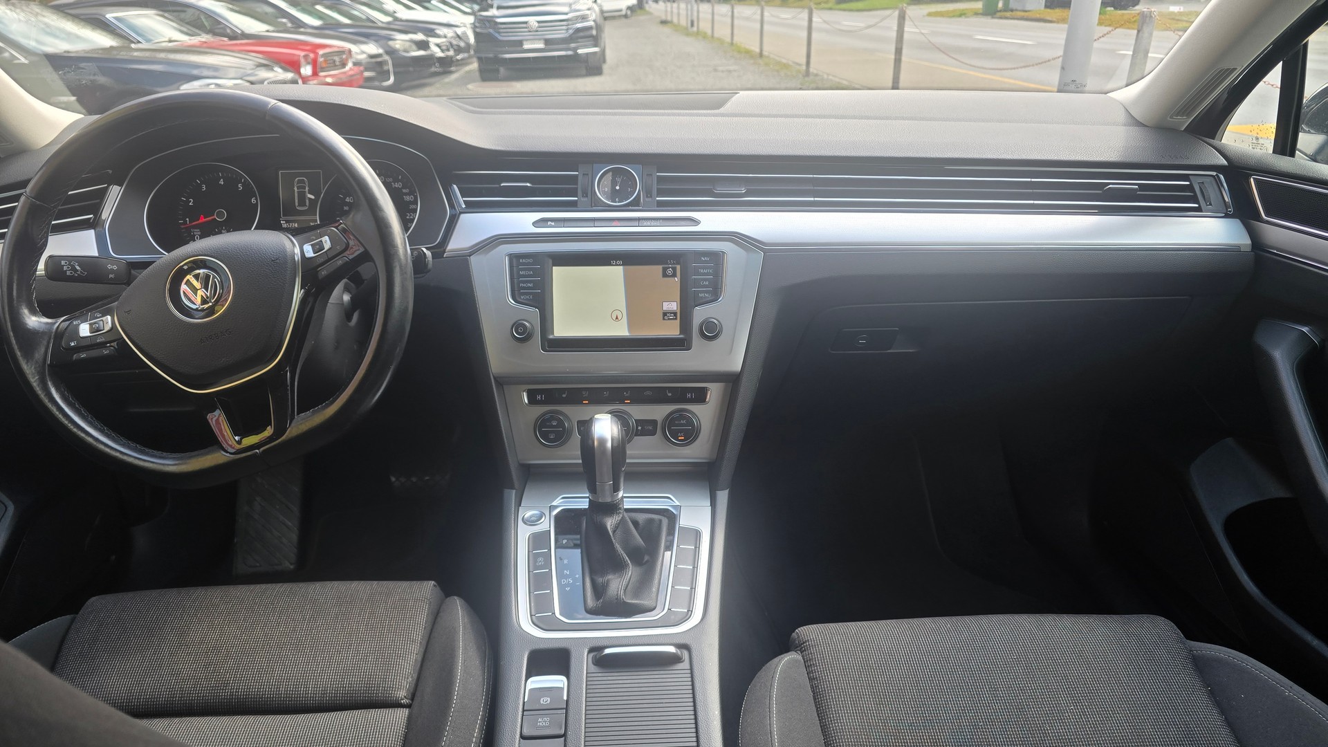 VW Passat Variant 1.4 TSI ACT BMT Comfortline DSG-image-9