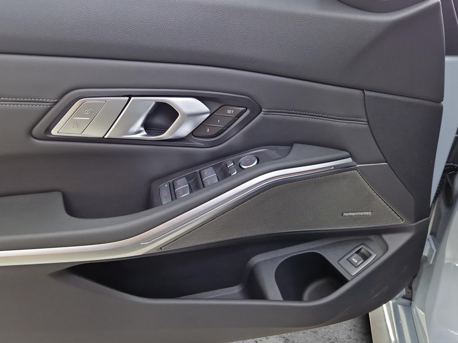 BMW M3 Competition xDrive Touring-image-9