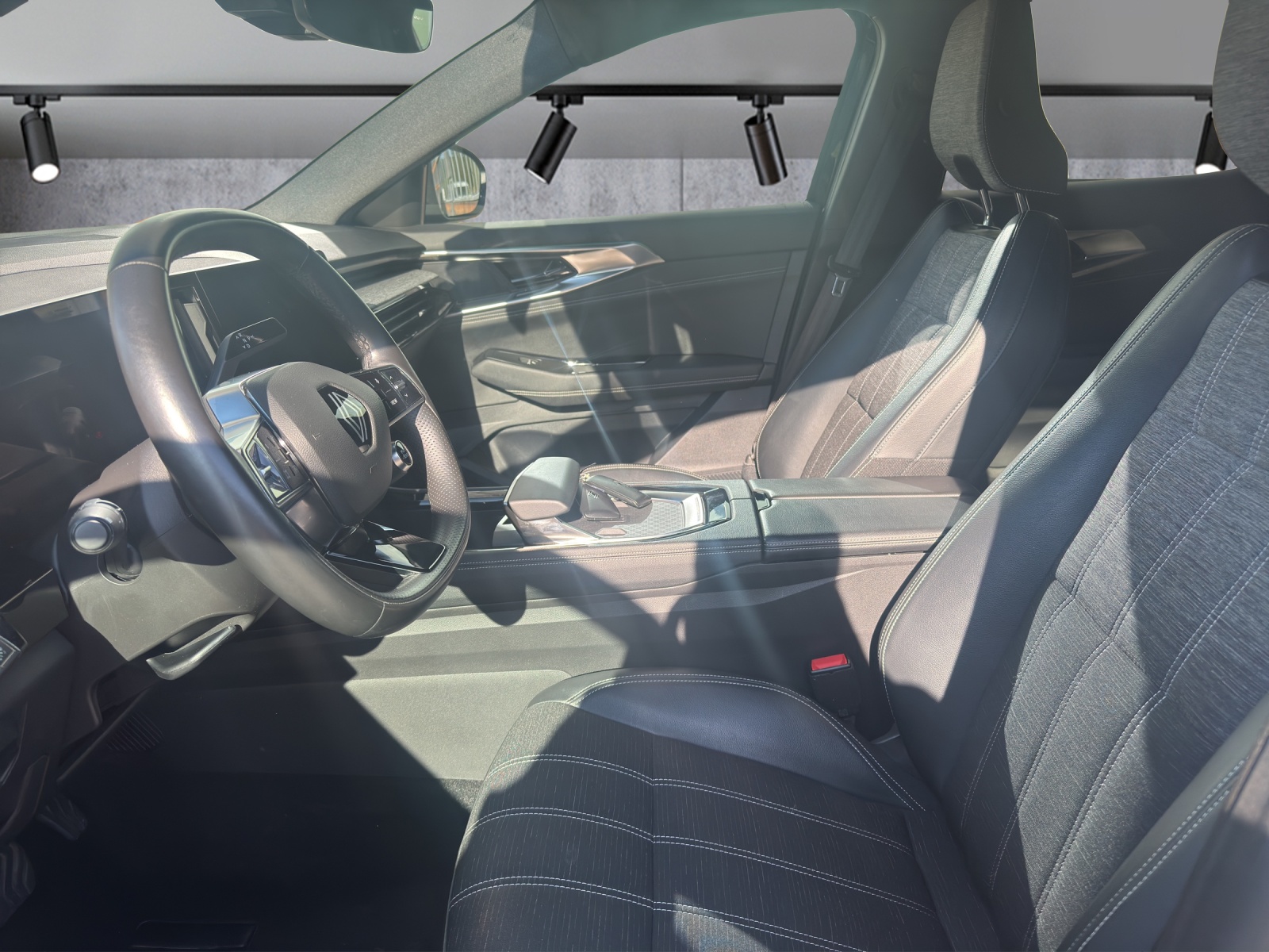 RENAULT Austral 1.2 HEV 200 Techno A-image-5
