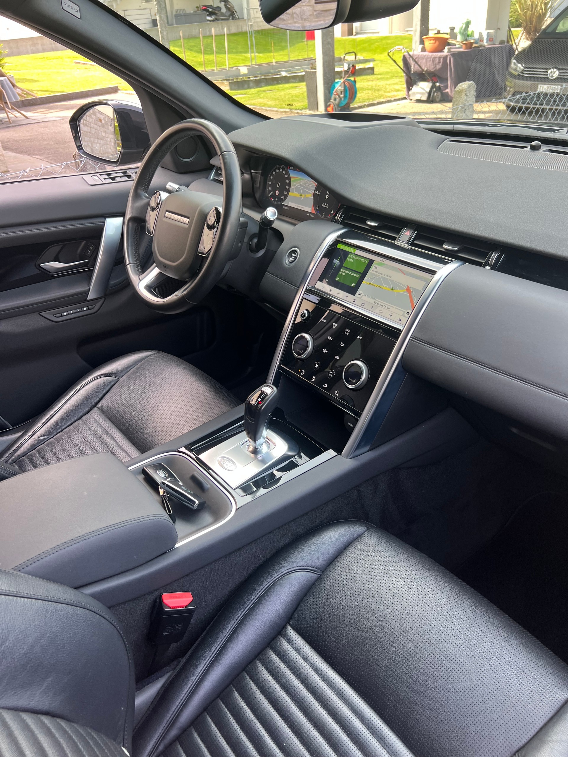 LAND ROVER Discovery Sport D180 2.0D TD4 MHEV HSE AWD AT9-image-8