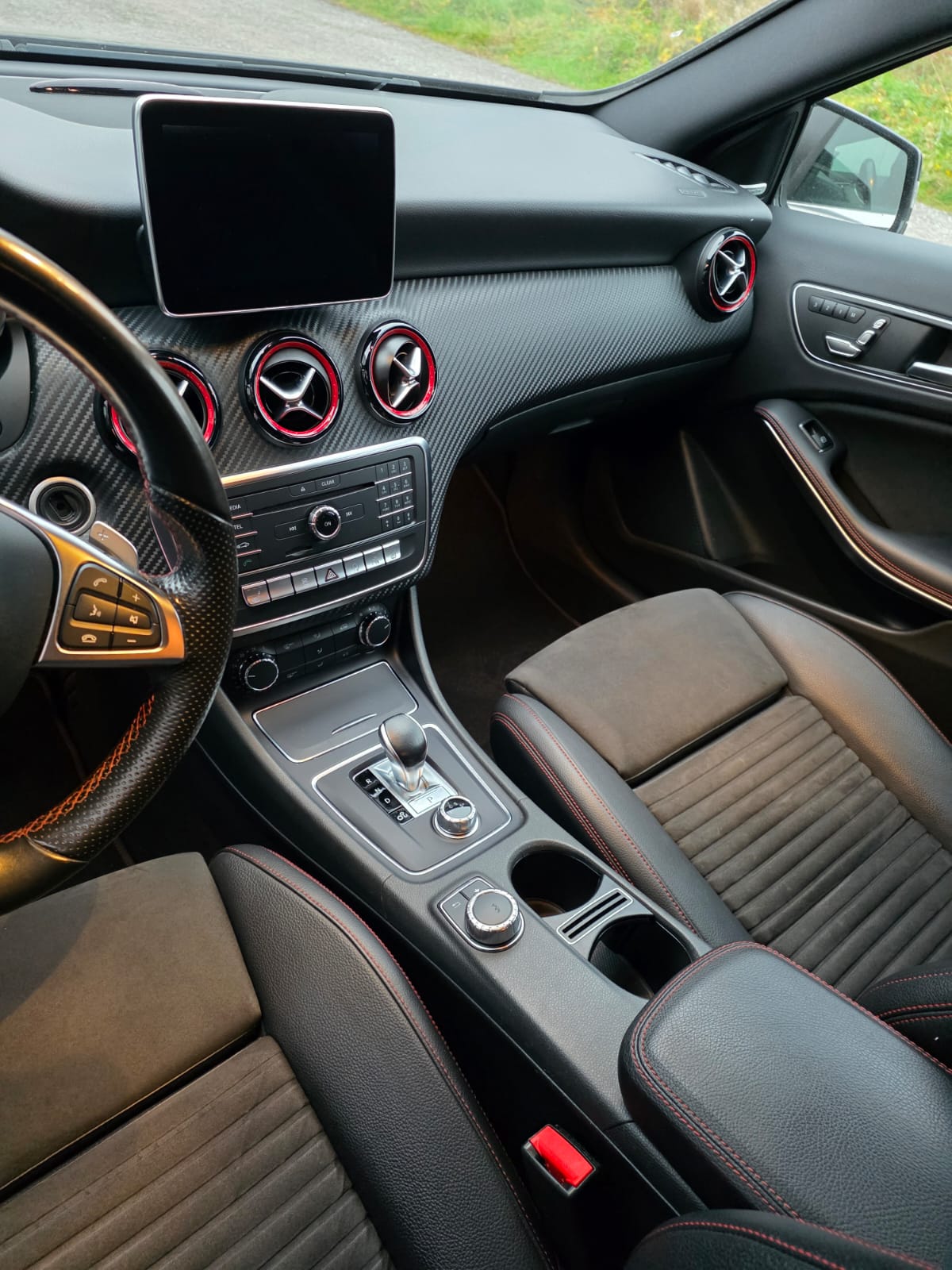 MERCEDES-BENZ A 45 AMG 4Matic Petronas 2015 Edition 7G-DCT-image-5
