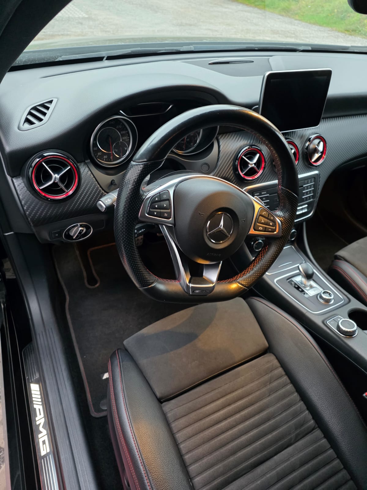 MERCEDES-BENZ A 45 AMG 4Matic Petronas 2015 Edition 7G-DCT-image-1