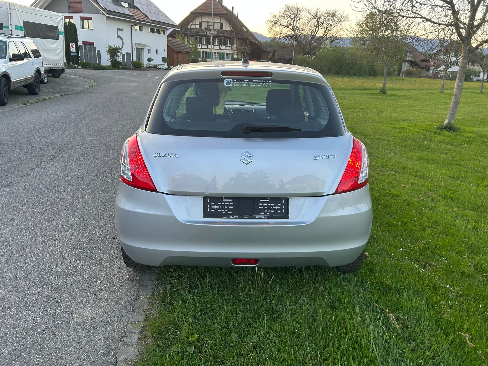 SUZUKI Swift 1.2i 16V GL Automatic-image-6