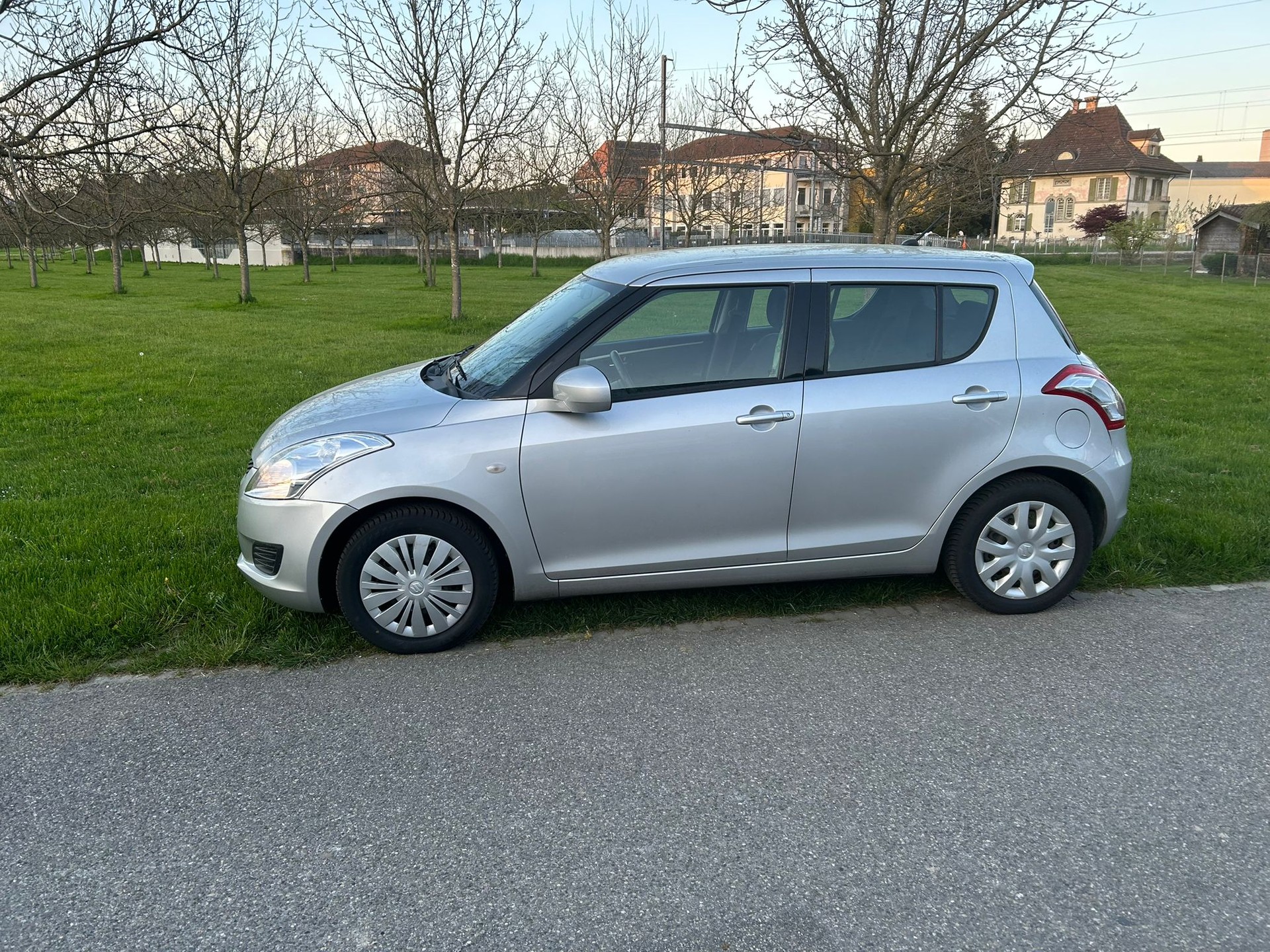 SUZUKI Swift 1.2i 16V GL Automatic