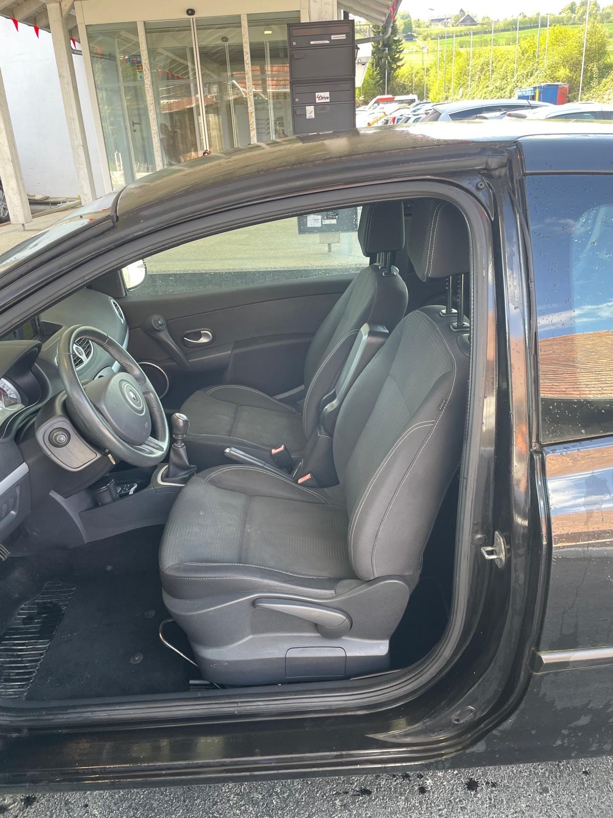 RENAULT Clio 1.6 16V Dynamique-image-15