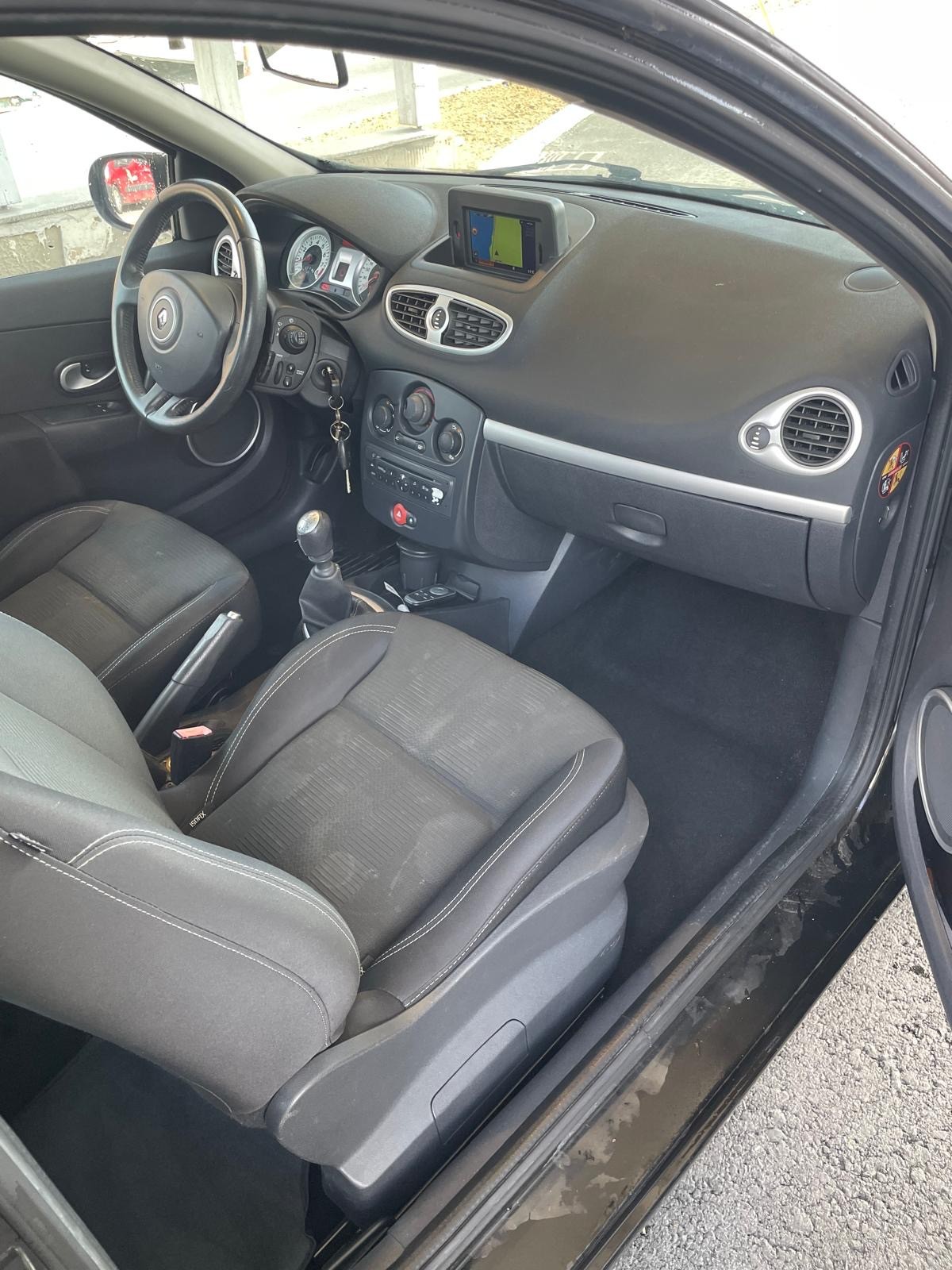 RENAULT Clio 1.6 16V Dynamique-image-3