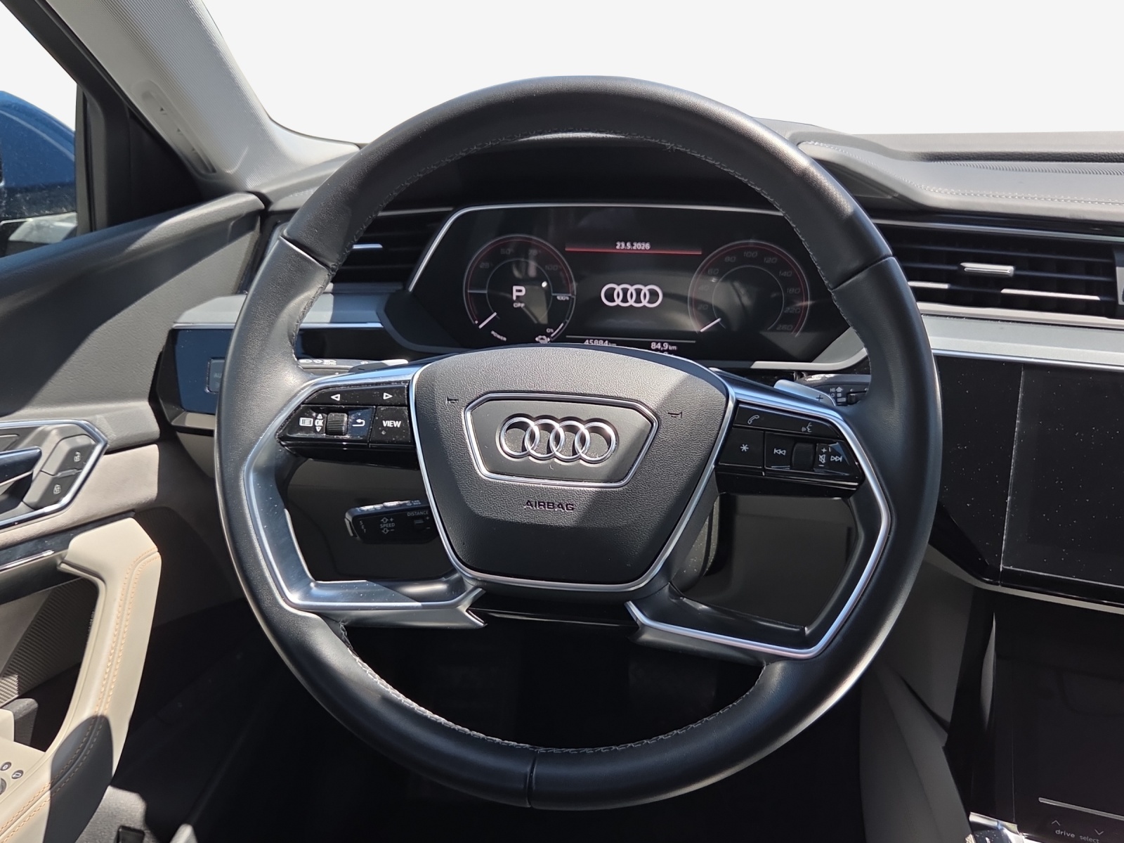 AUDI e-tron 55 Advanced quattro-image-9