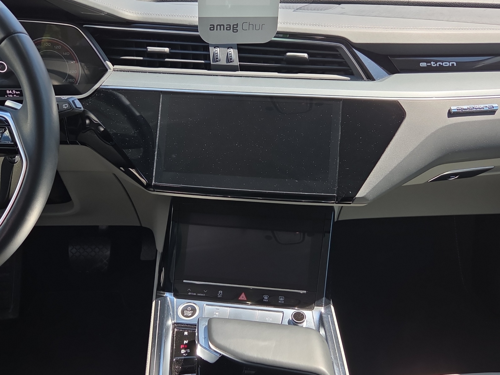 AUDI e-tron 55 Advanced quattro-image-10