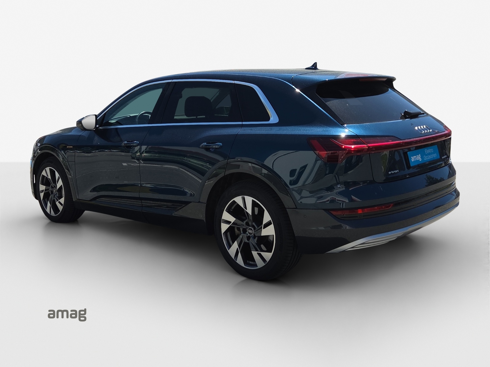 AUDI e-tron 55 Advanced quattro-image-2