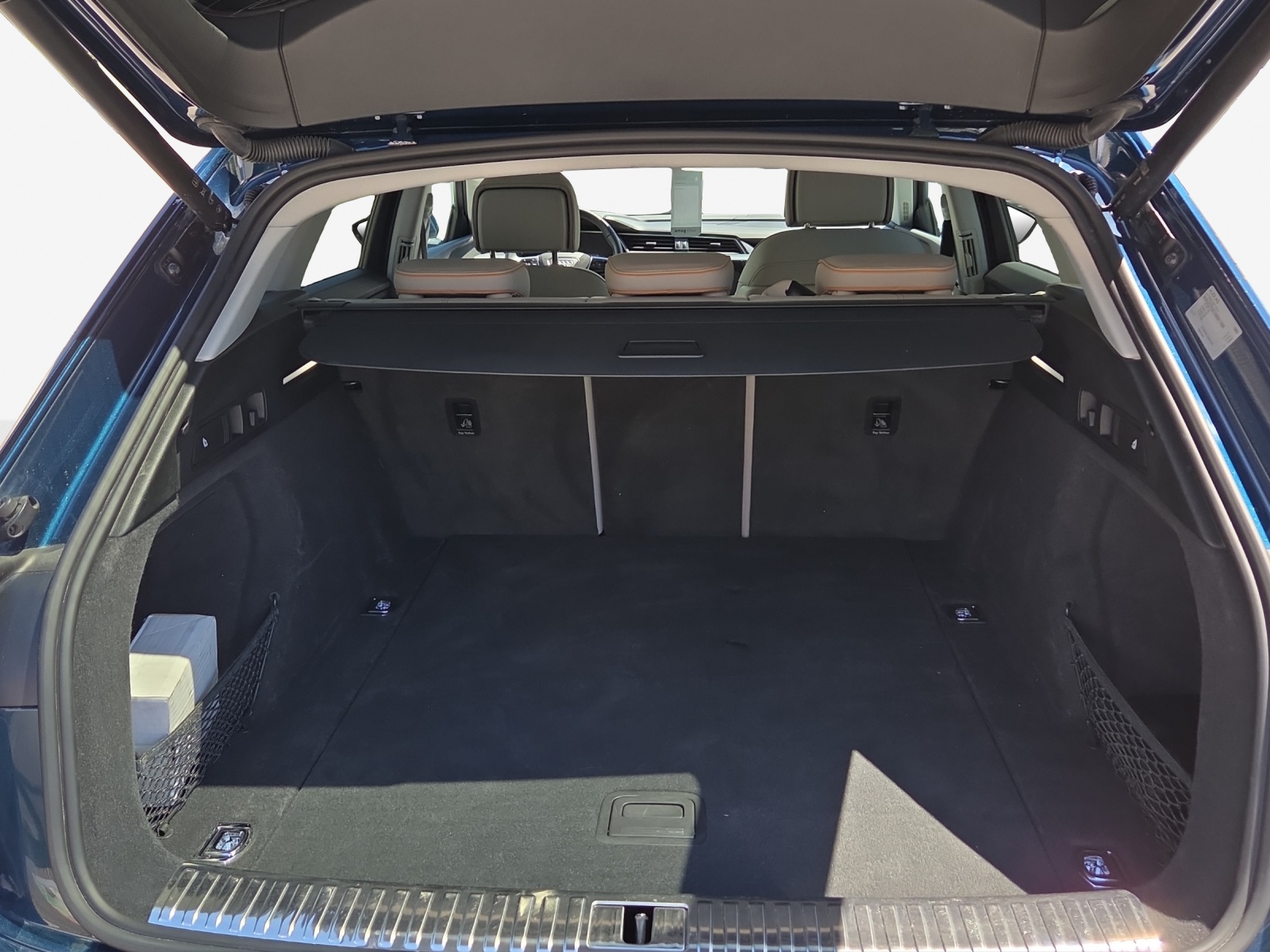 AUDI e-tron 55 Advanced quattro-image-12