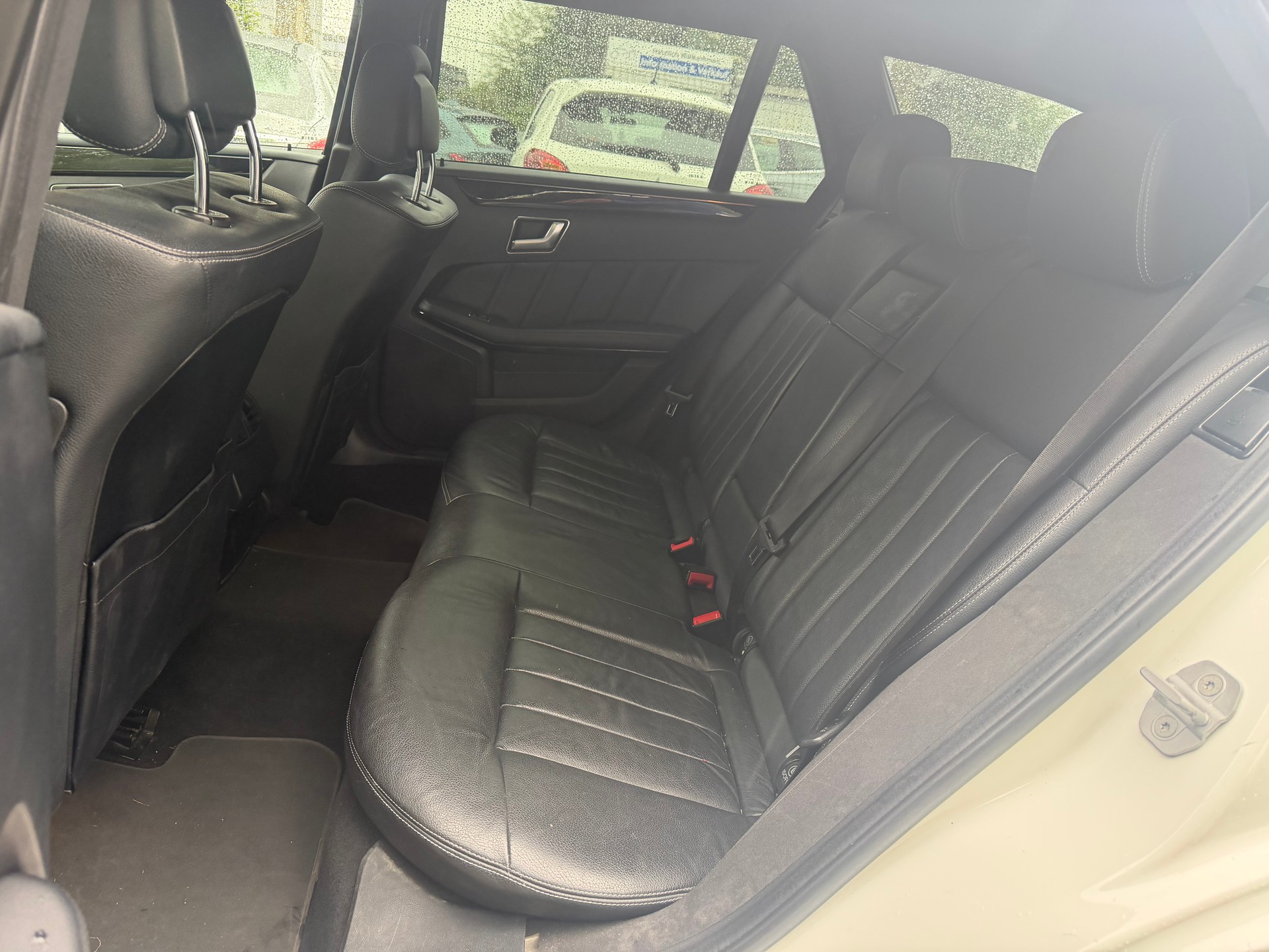 MERCEDES-BENZ E 250 CDI Avantgarde 4Matic 7G-Tronic * Leder * Navi * LED * Klima-Auto * PDC V&H * Tempomat * Ab MFK 06.2024-image-7