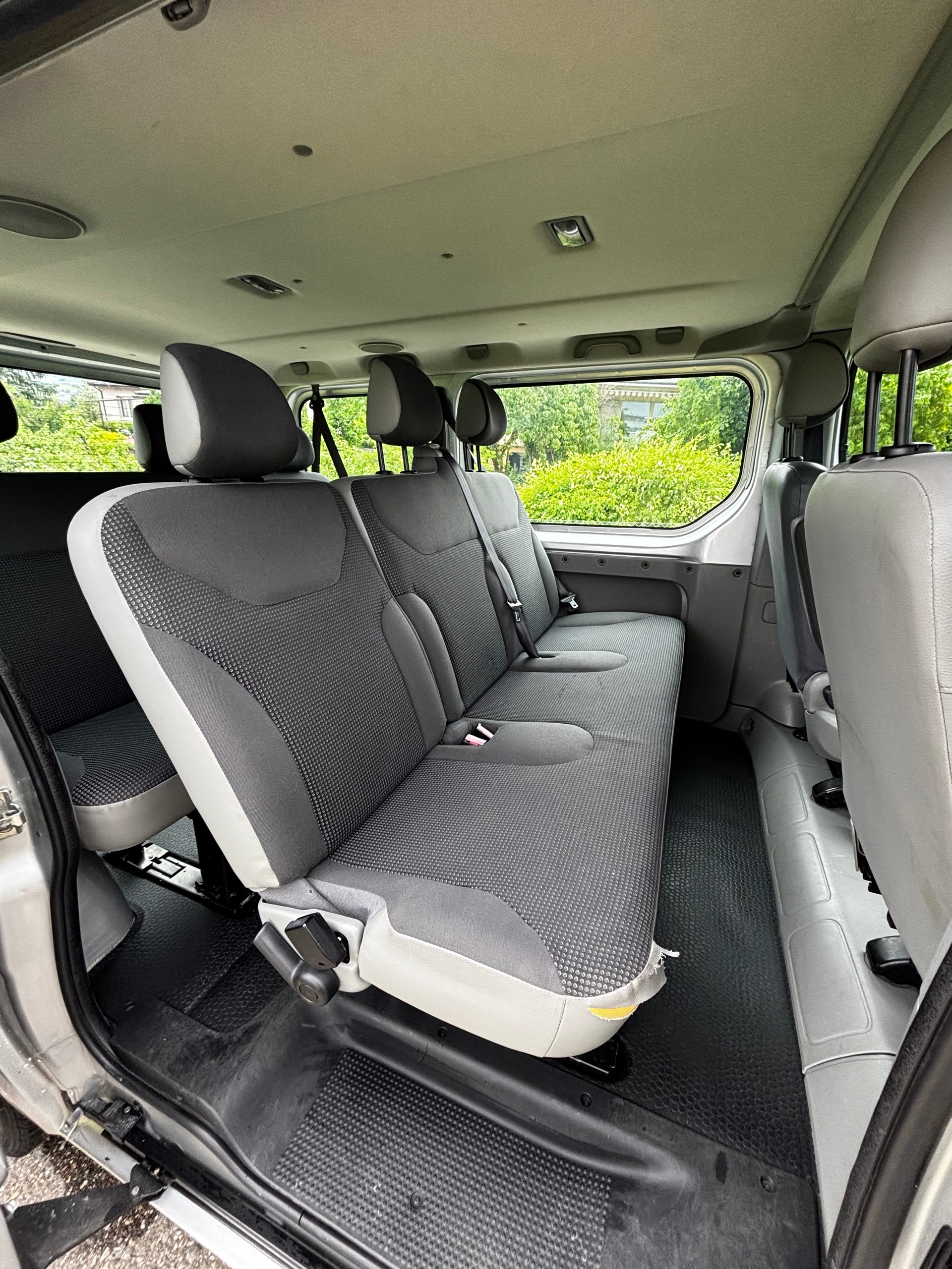 OPEL Vivaro 2.5 CDTI 2.9t L1H1-image-12