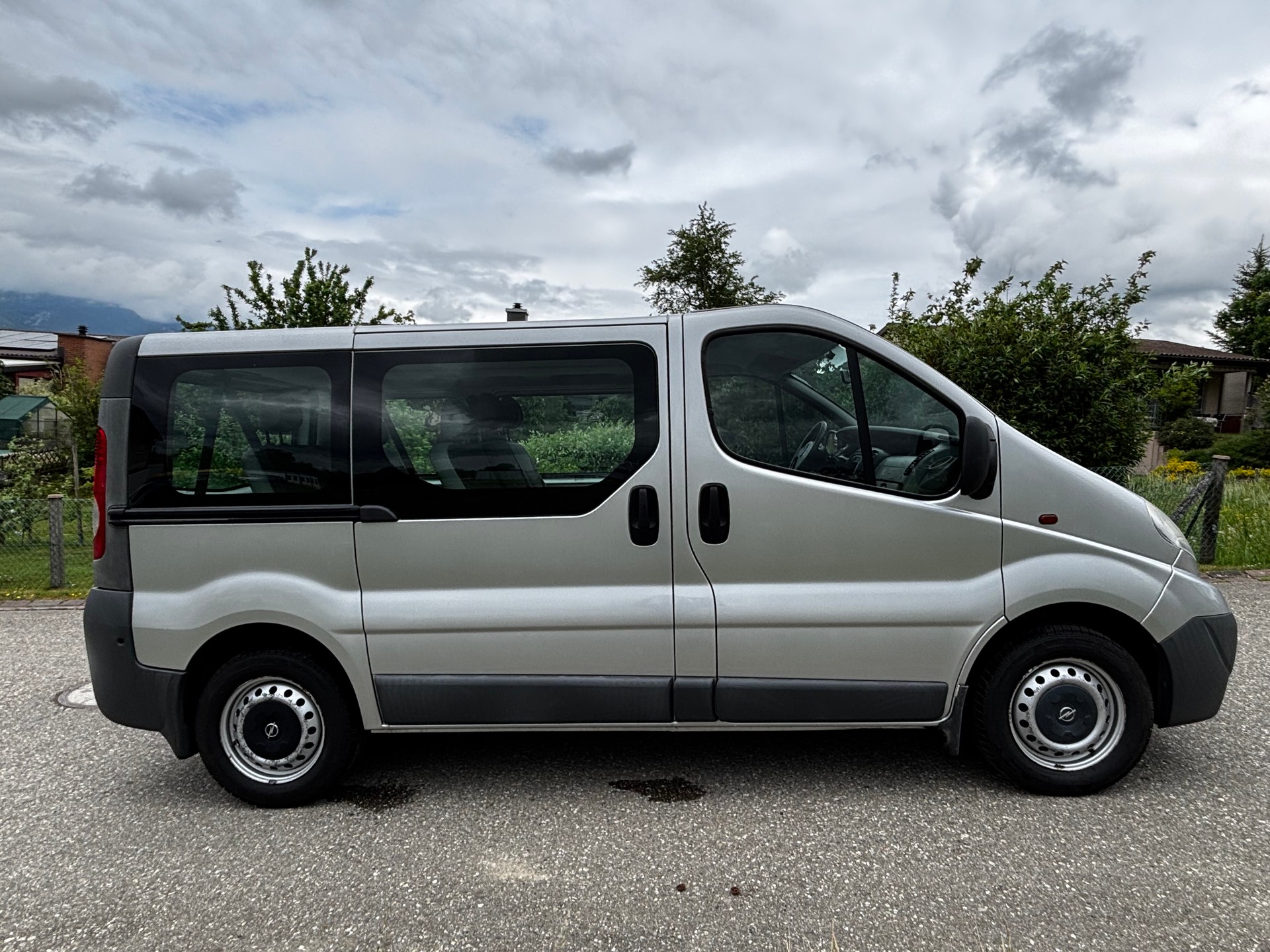 OPEL Vivaro 2.5 CDTI 2.9t L1H1-image-2