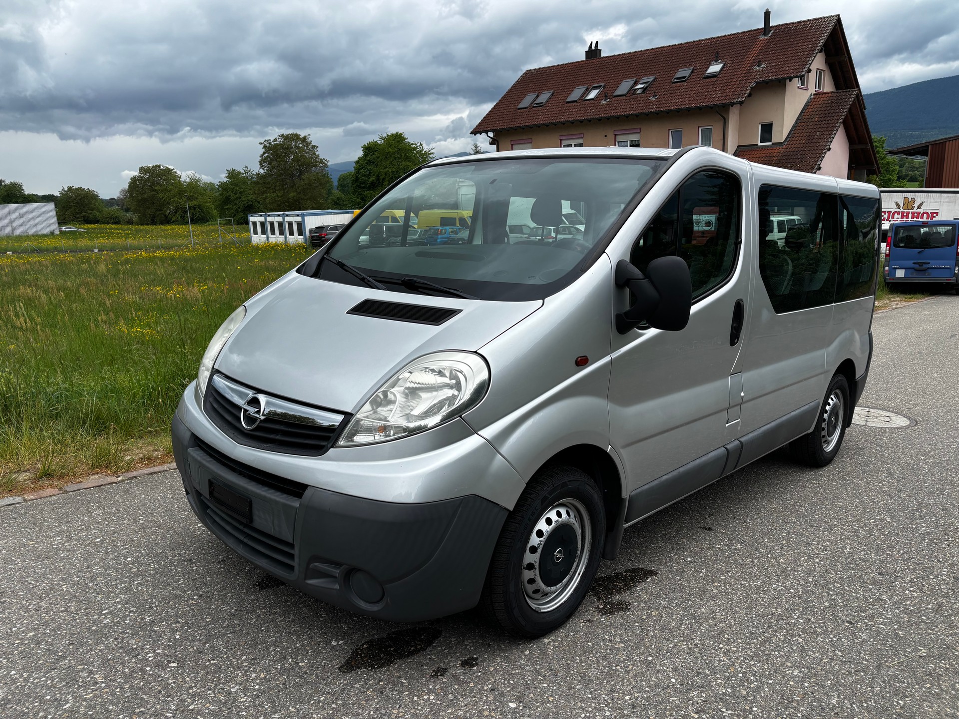 OPEL Vivaro 2.5 CDTI 2.9t L1H1-image-1
