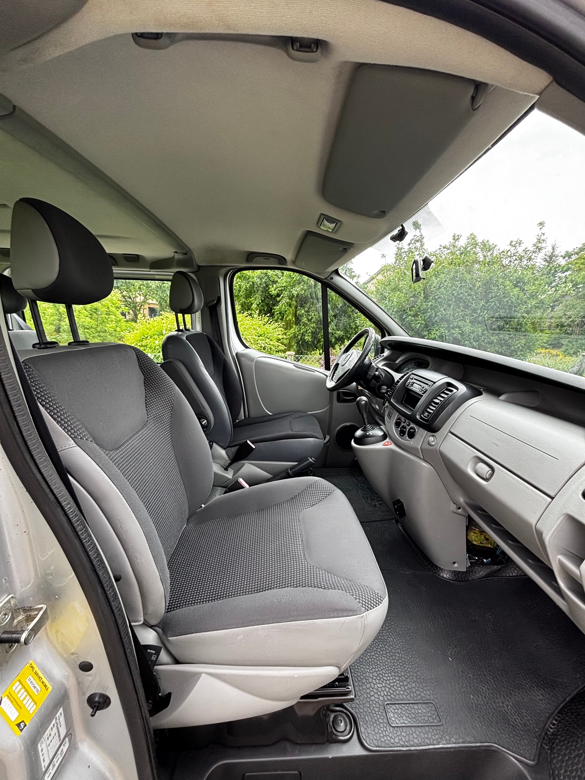 OPEL Vivaro 2.5 CDTI 2.9t L1H1-image-11
