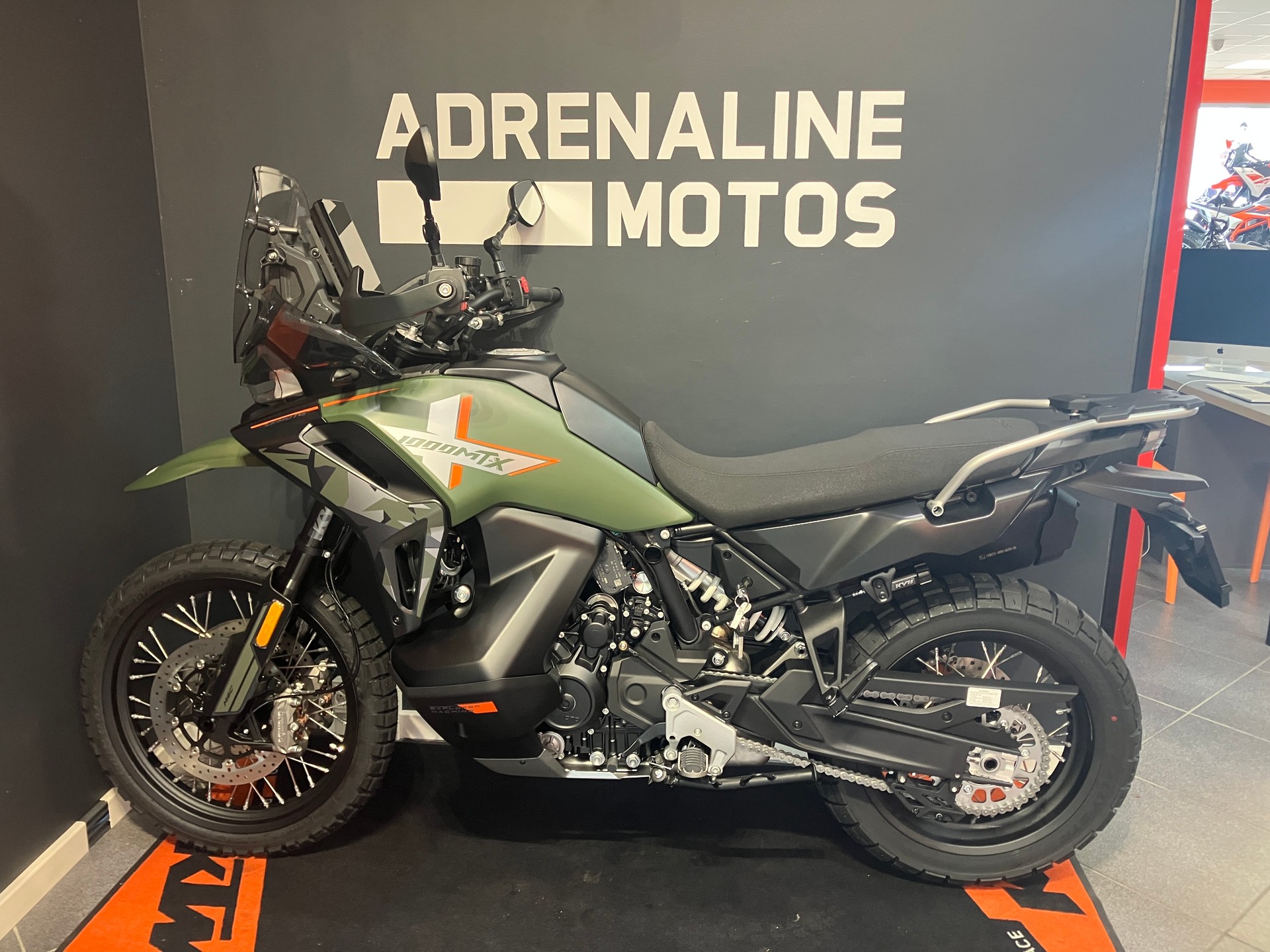 CF MOTO 1000 MT-X-showroom-element-3