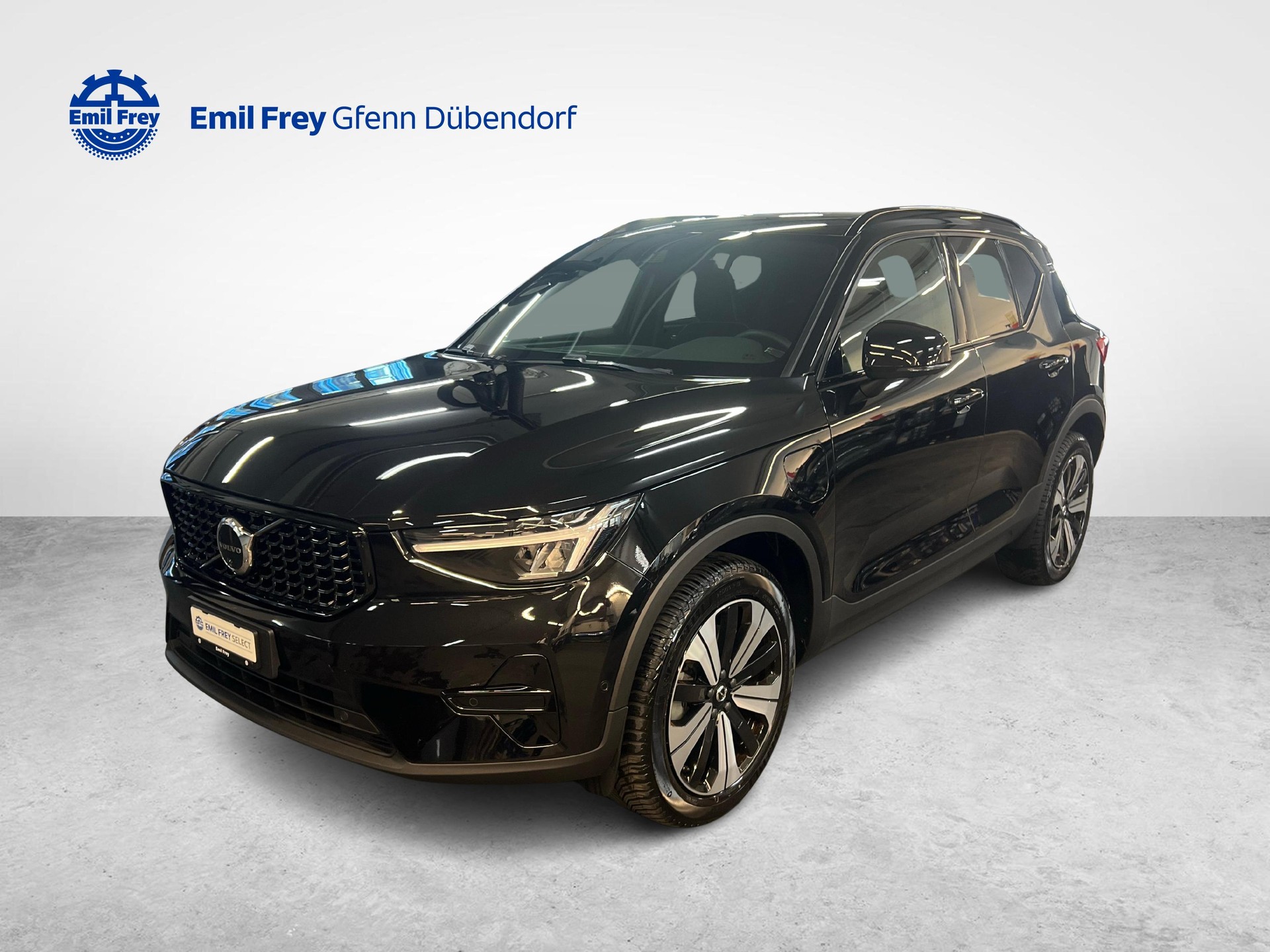 VOLVO XC40 1.5 T4 PiH Plus Dark-image-0