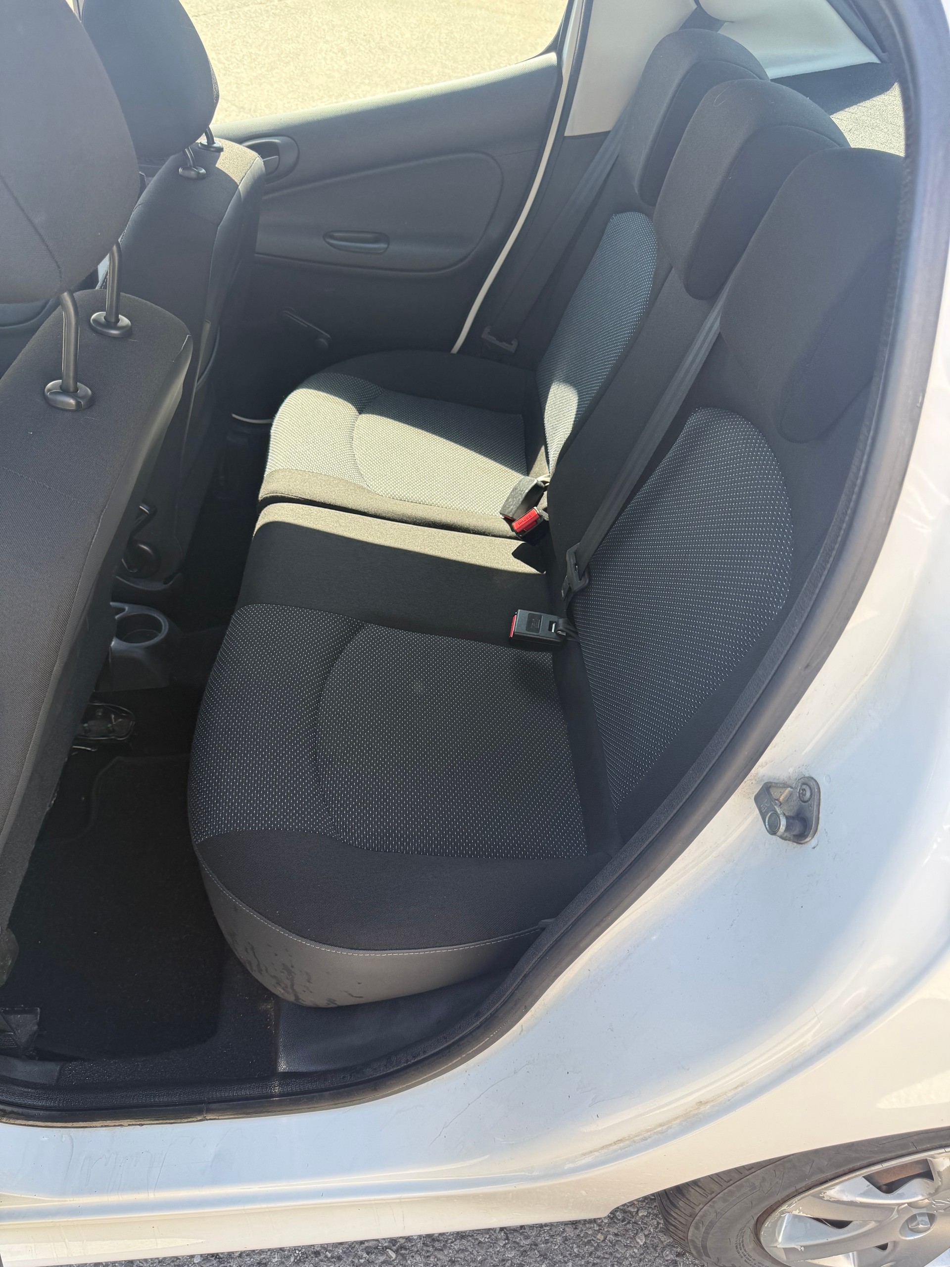PEUGEOT 206+ 1.4 Trendy-image-9