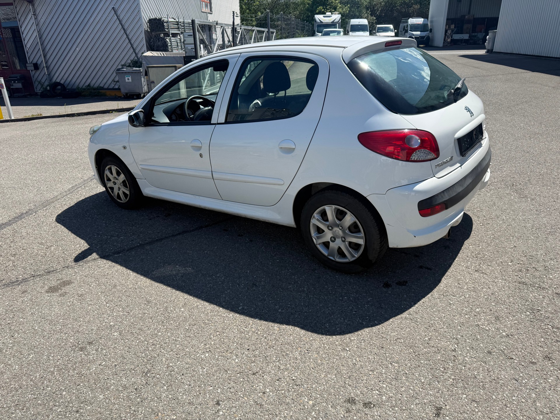 PEUGEOT 206+ 1.4 Trendy-image-4