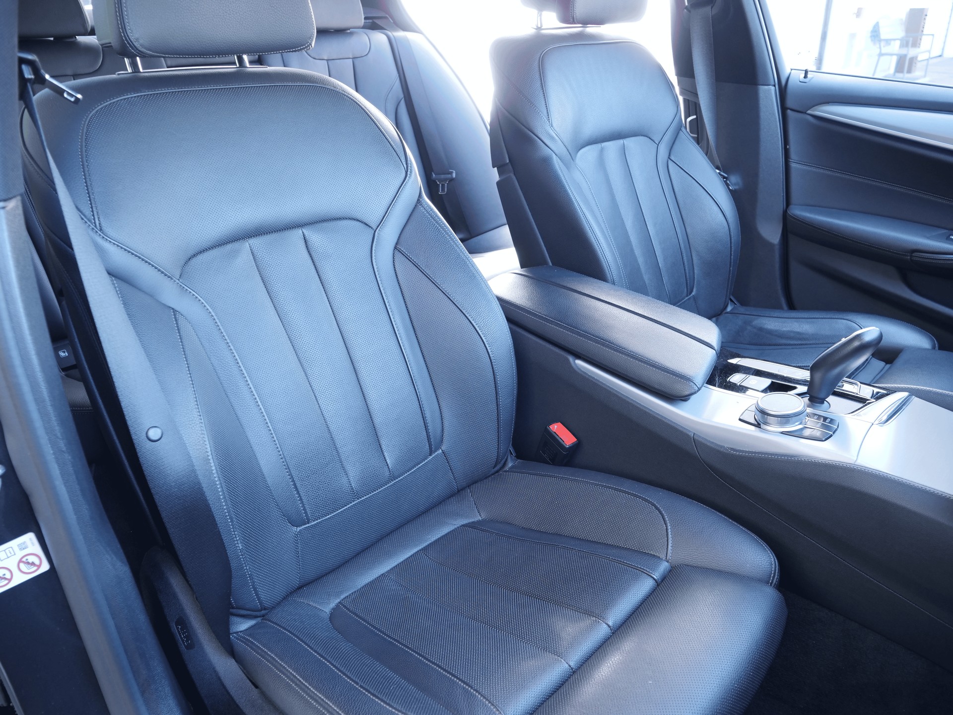BMW 530d M-SPORTPAKET xDrive-image-10