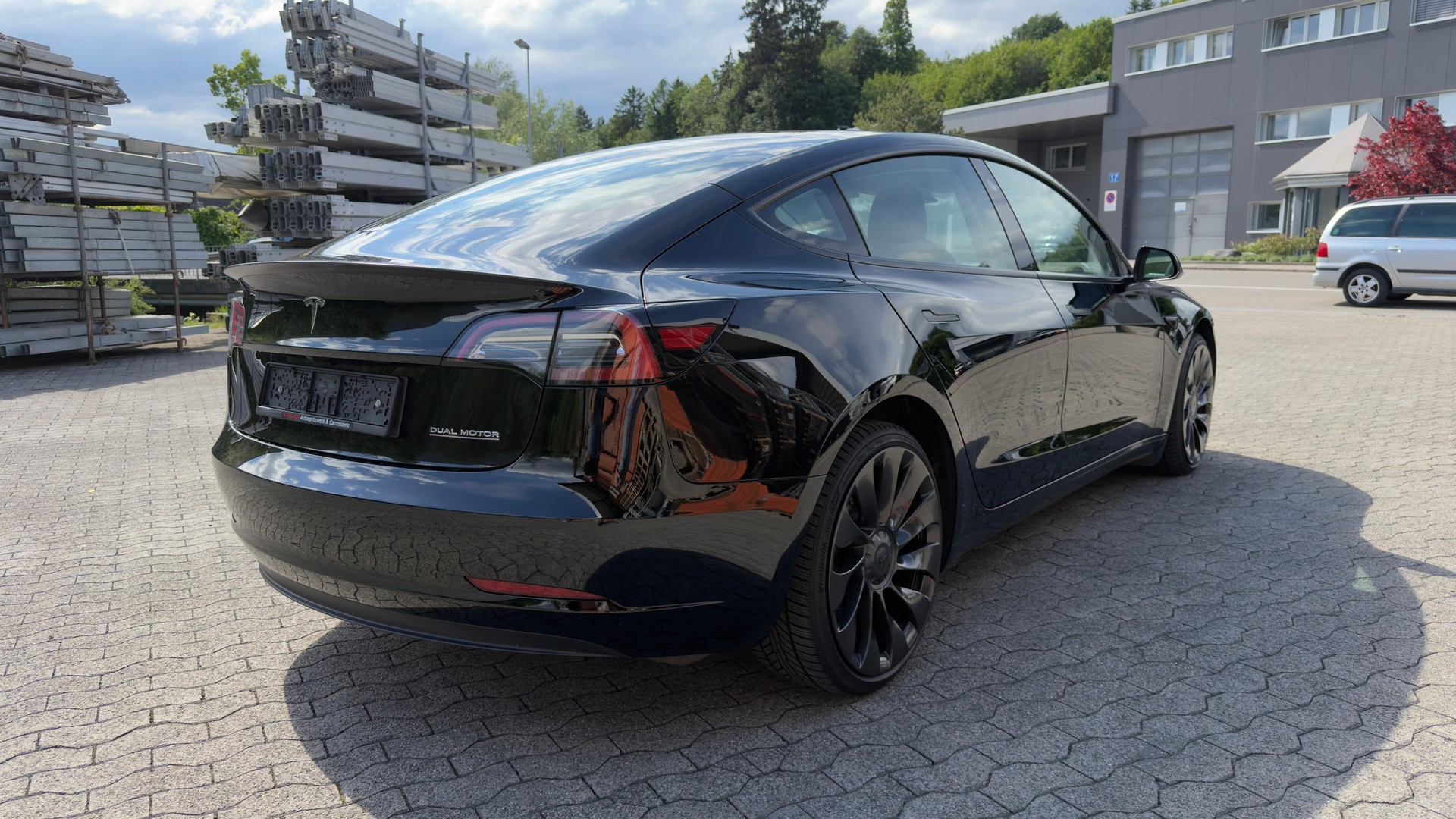 TESLA Model 3 Performance Dual Motor AWD-image-4