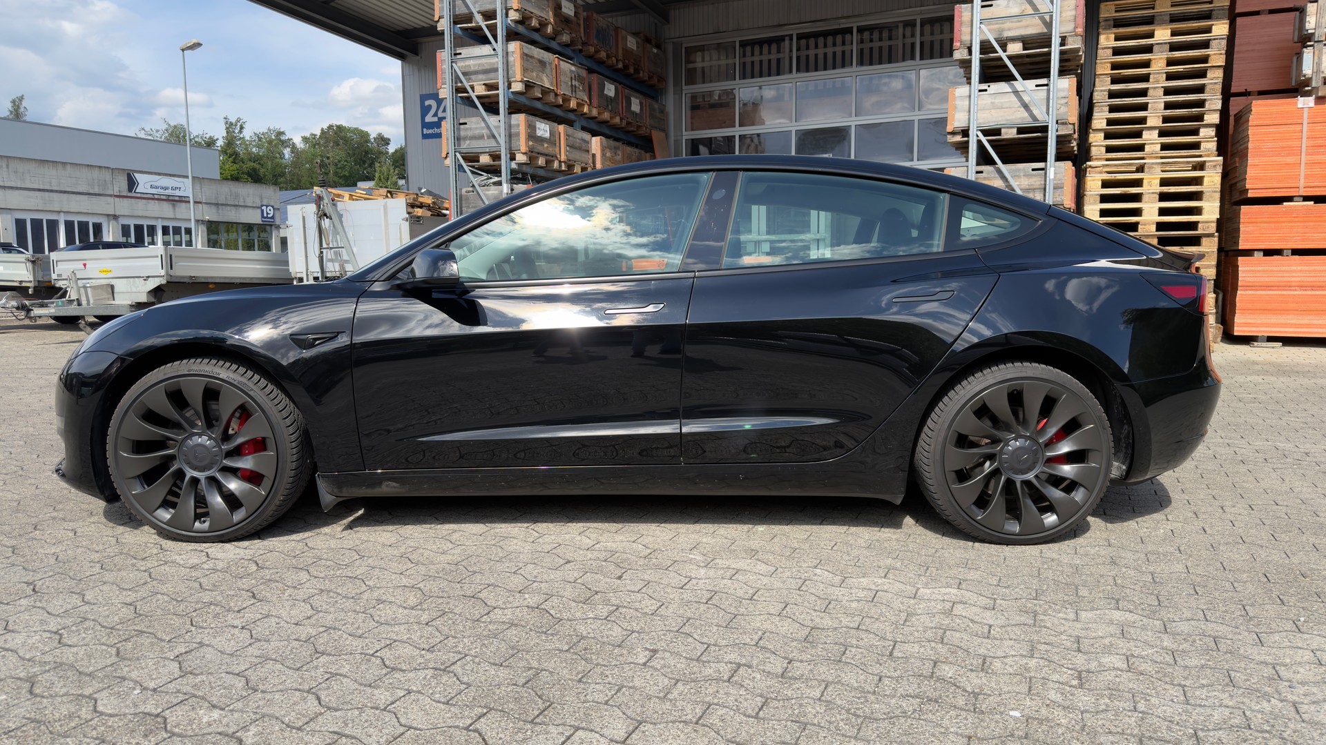 TESLA Model 3 Performance Dual Motor AWD-showroom-element-1