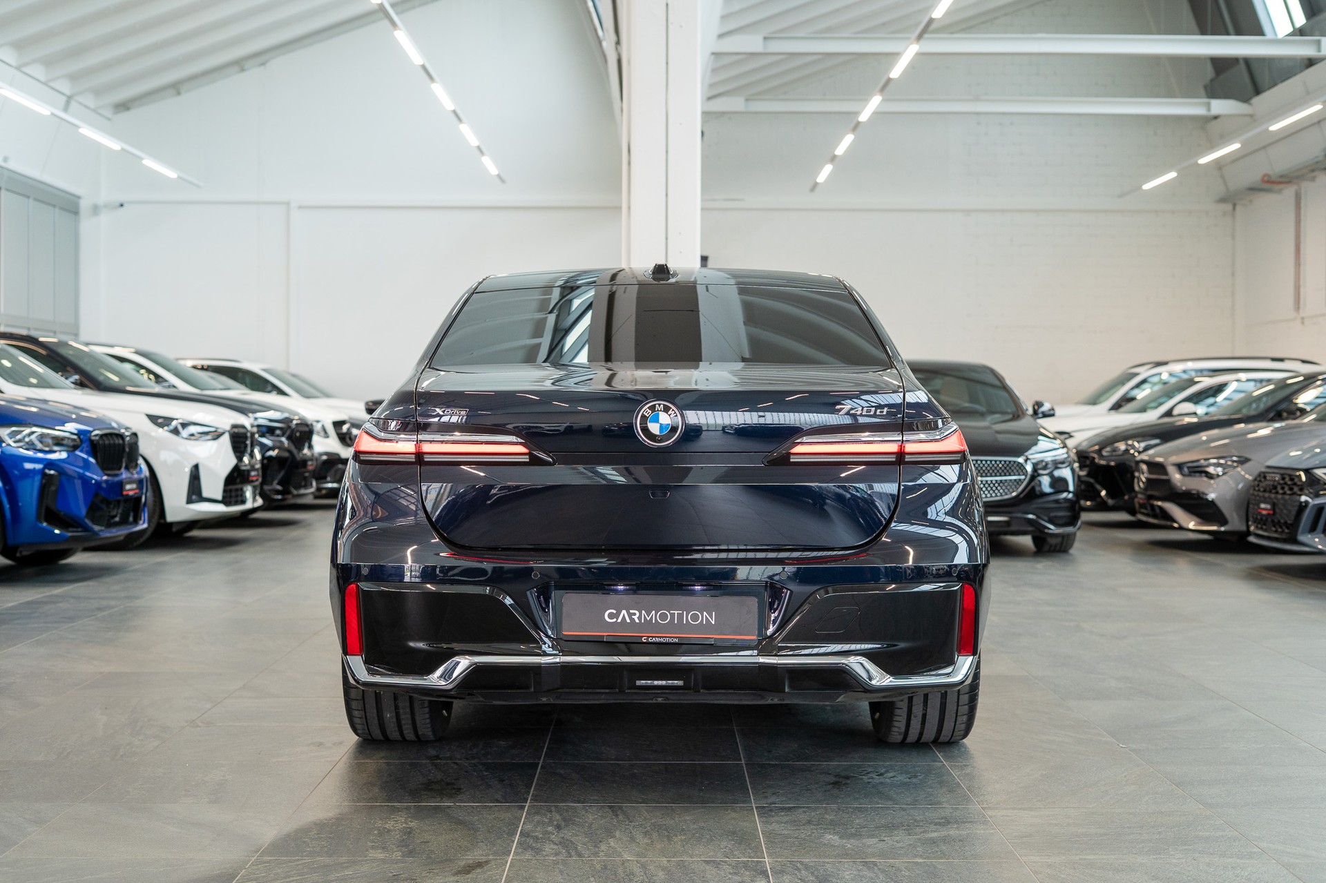 BMW 740d xDrive / / Theatre Screen / 360° Kamera / Bowers & Wilinks / Head-Up Display-image-5