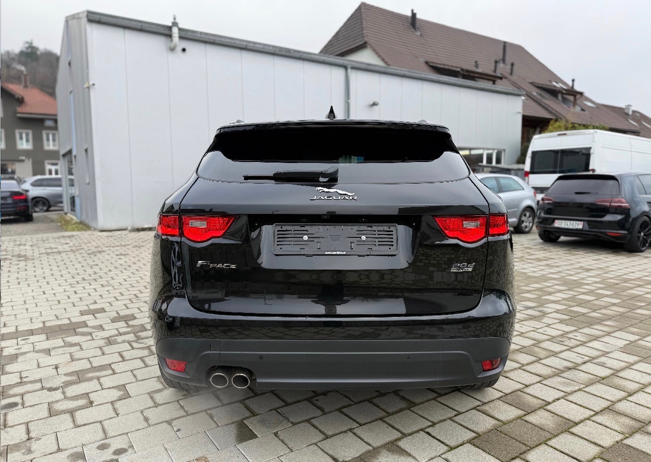 JAGUAR F-Pace 2.0d R-Sport AWD-image-5