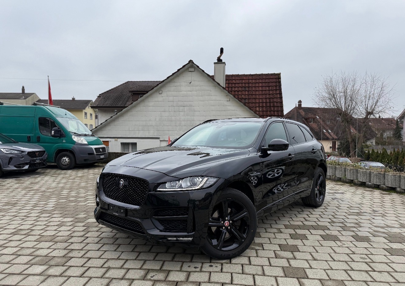 JAGUAR F-Pace 2.0d R-Sport AWD-image-0