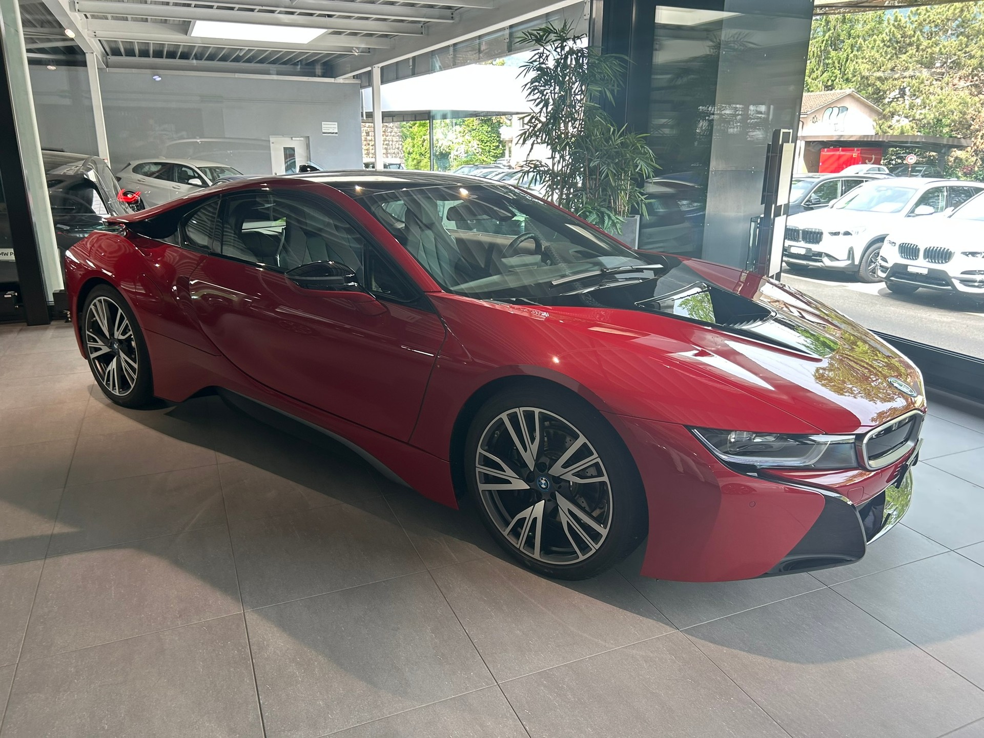 BMW i8 Coupé Protonic Red Edition-image-13