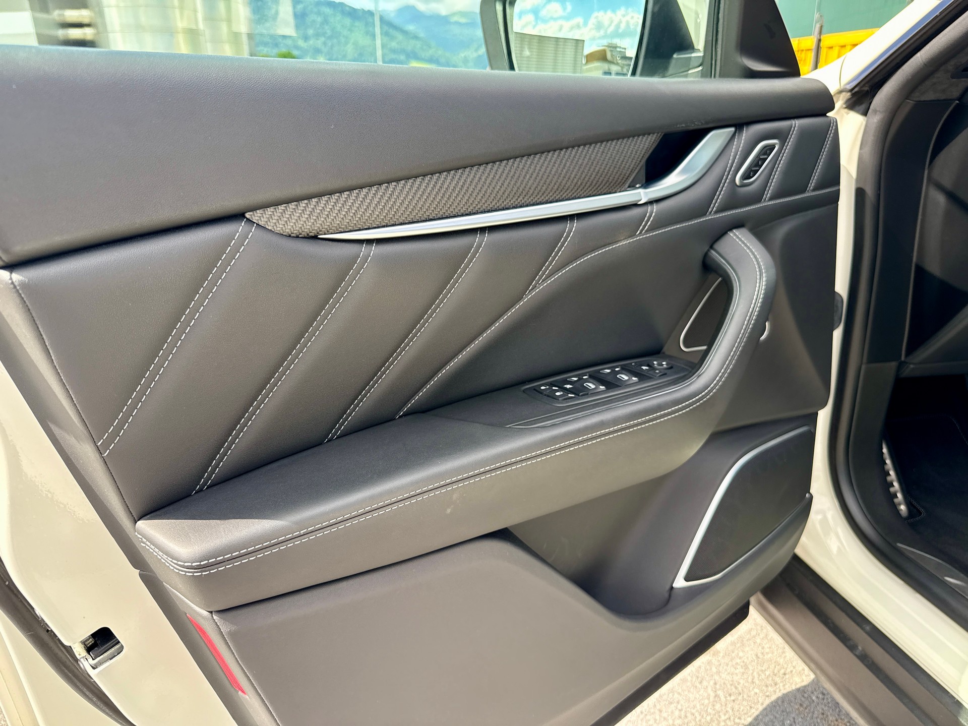 MASERATI Levante 3.8 V8 Trofeo Q4 Automatica-image-13