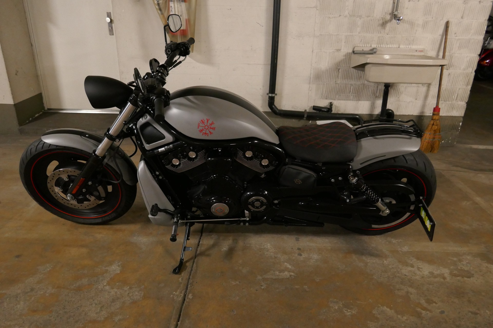 HARLEY-DAVIDSON VRSCDX Night Rod Special-image-3