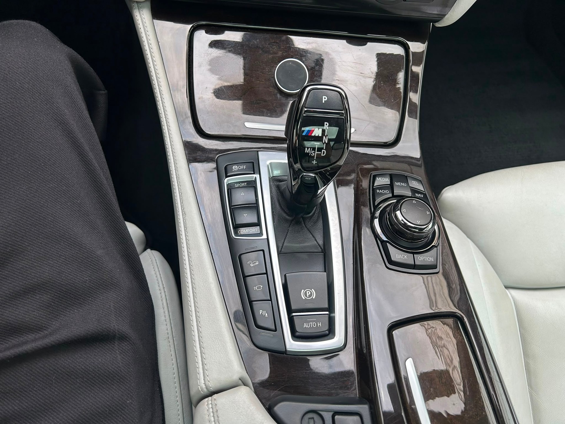 BMW M550d xDrive Touring Steptronic-image-13