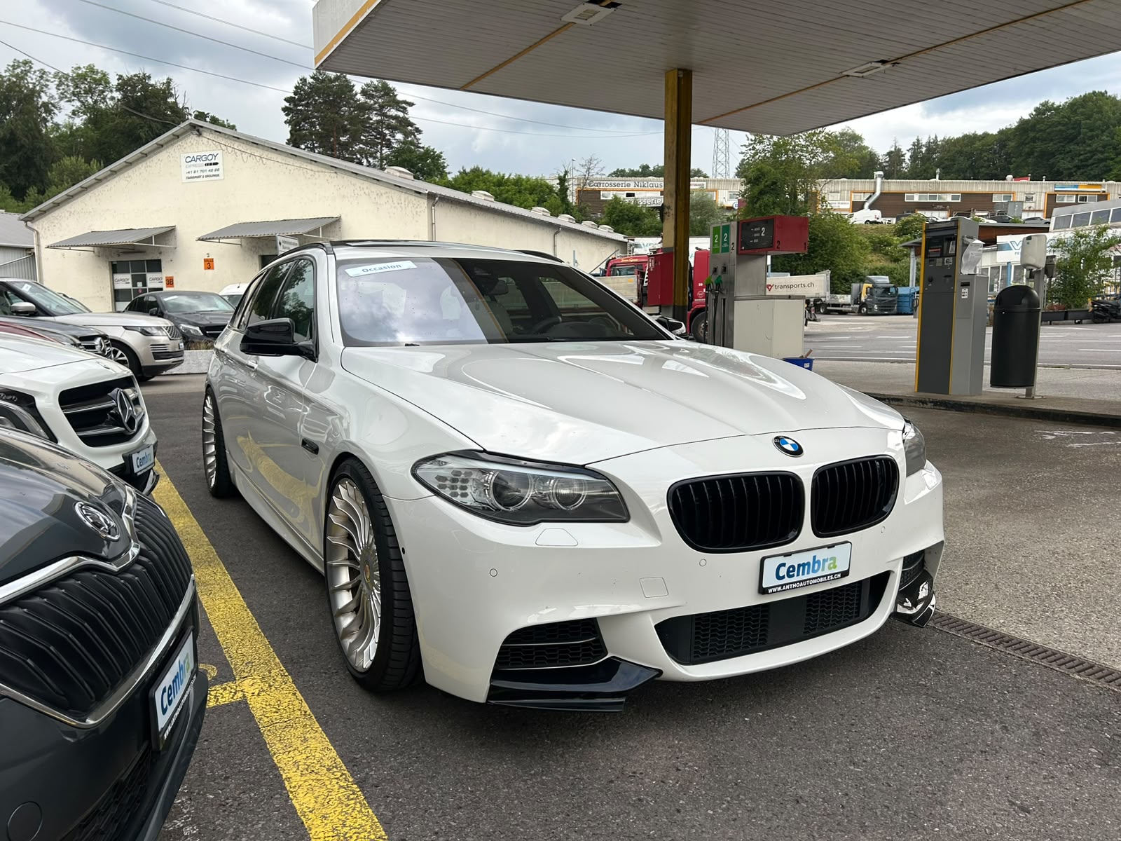 BMW M550d xDrive Touring Steptronic-image-1
