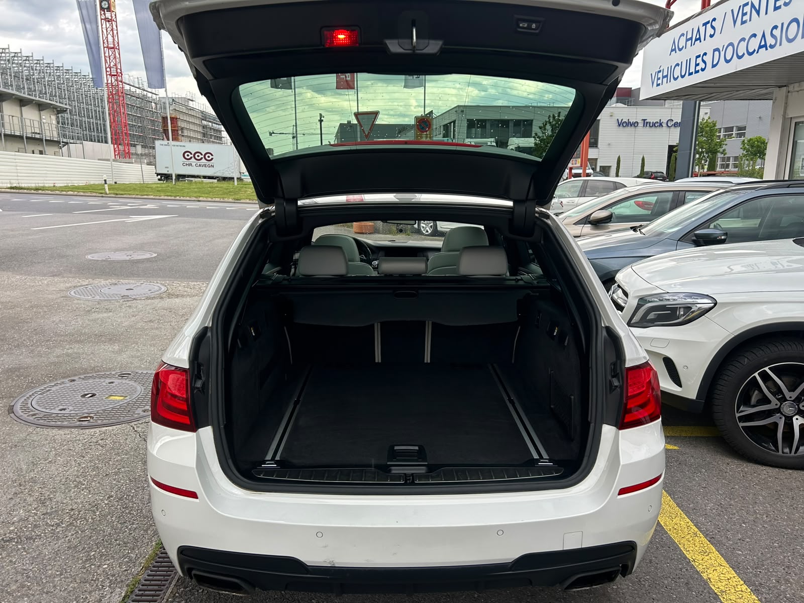 BMW M550d xDrive Touring Steptronic-image-4