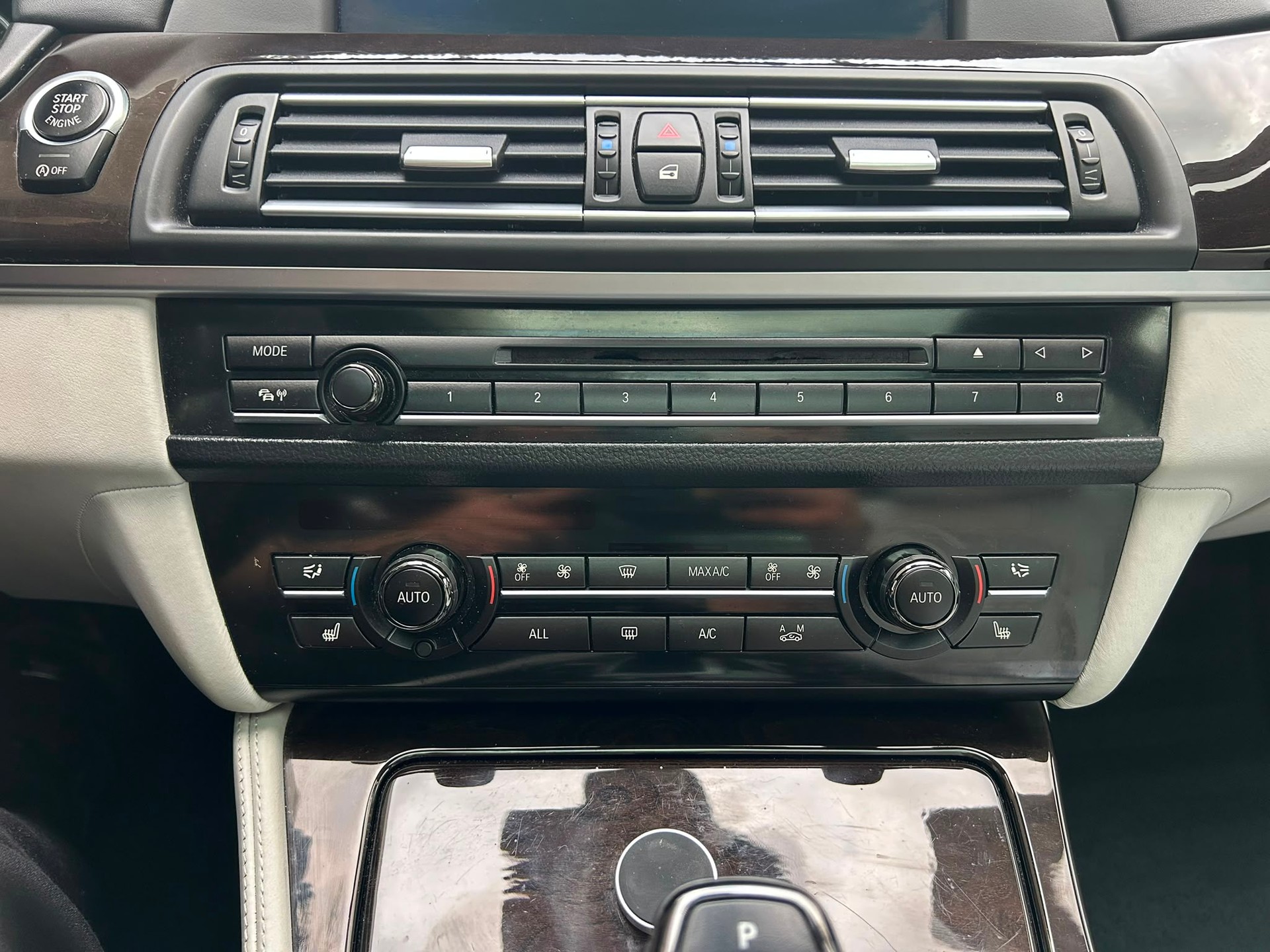 BMW M550d xDrive Touring Steptronic-image-14