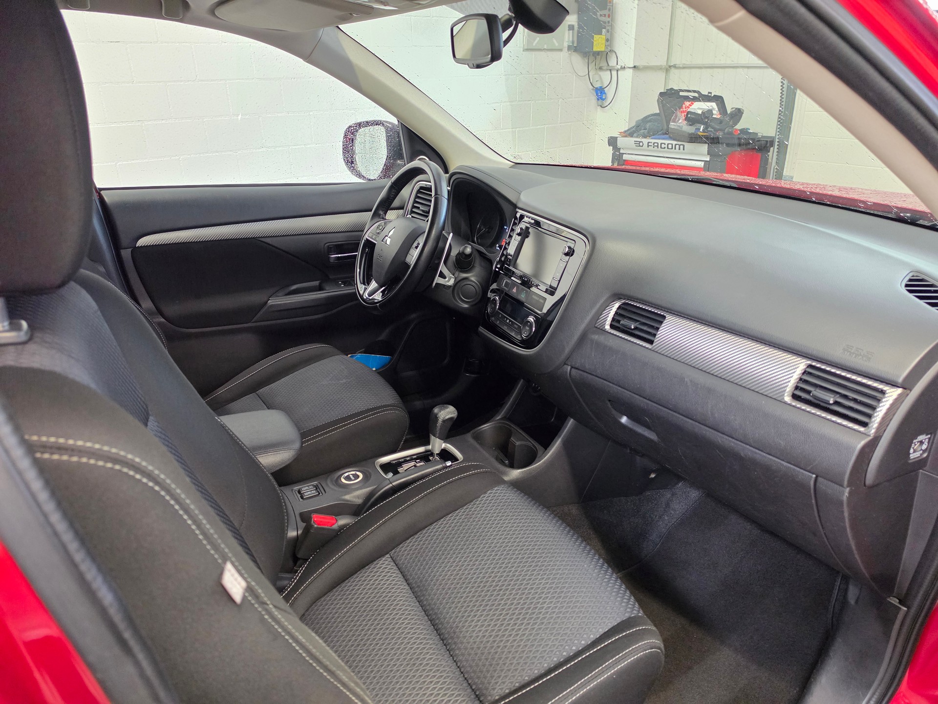 MITSUBISHI Outlander 2.2 DID Style 4WD Automatic 7 Sitzplätze-image-14