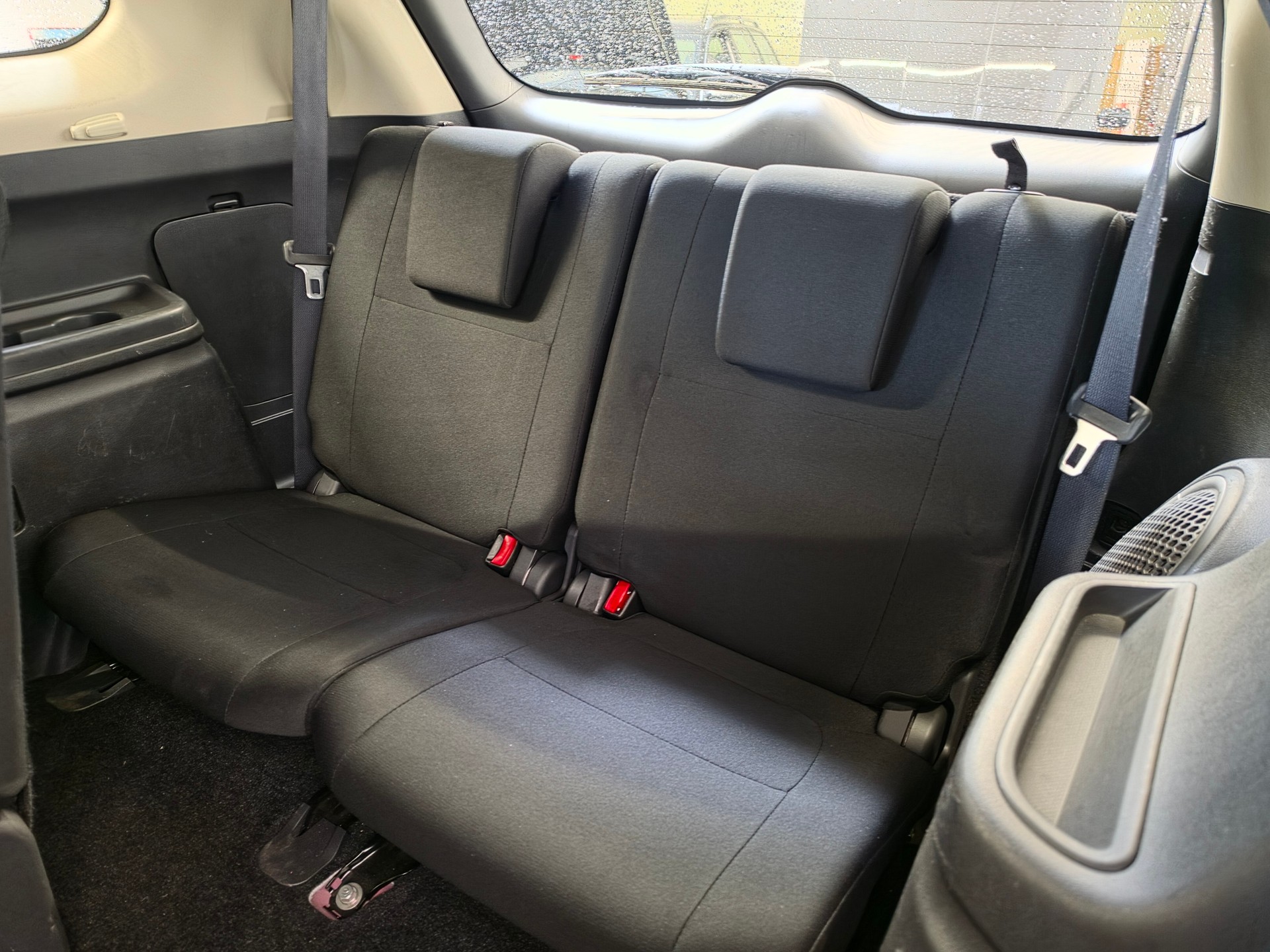 MITSUBISHI Outlander 2.2 DID Style 4WD Automatic 7 Sitzplätze-image-5