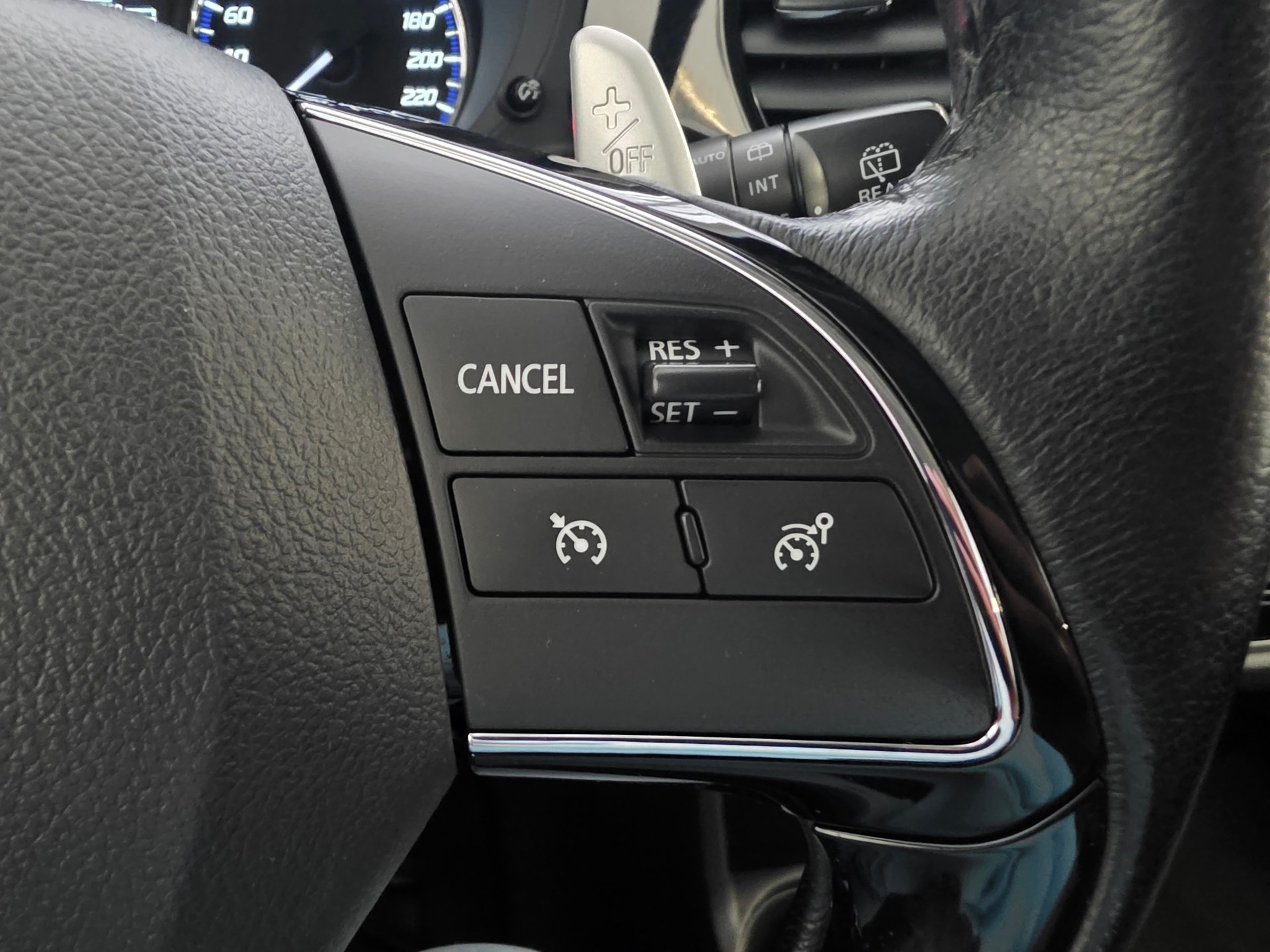 MITSUBISHI Outlander 2.2 DID Style 4WD Automatic 7 Sitzplätze-image-11