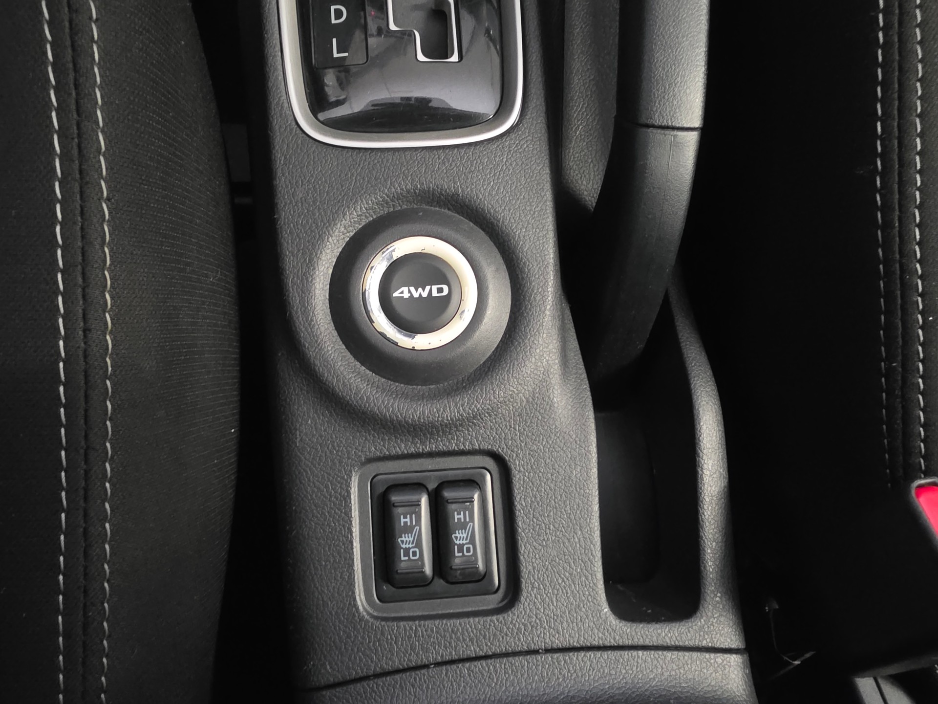 MITSUBISHI Outlander 2.2 DID Style 4WD Automatic 7 Sitzplätze-image-10