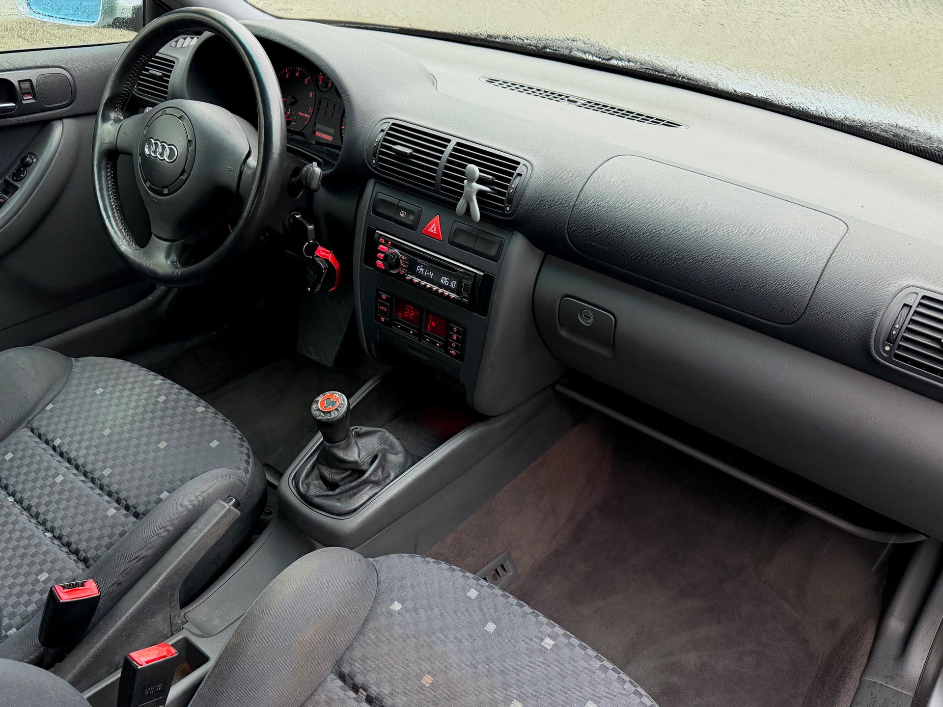 AUDI A3 1.8 T Ambiente-image-12