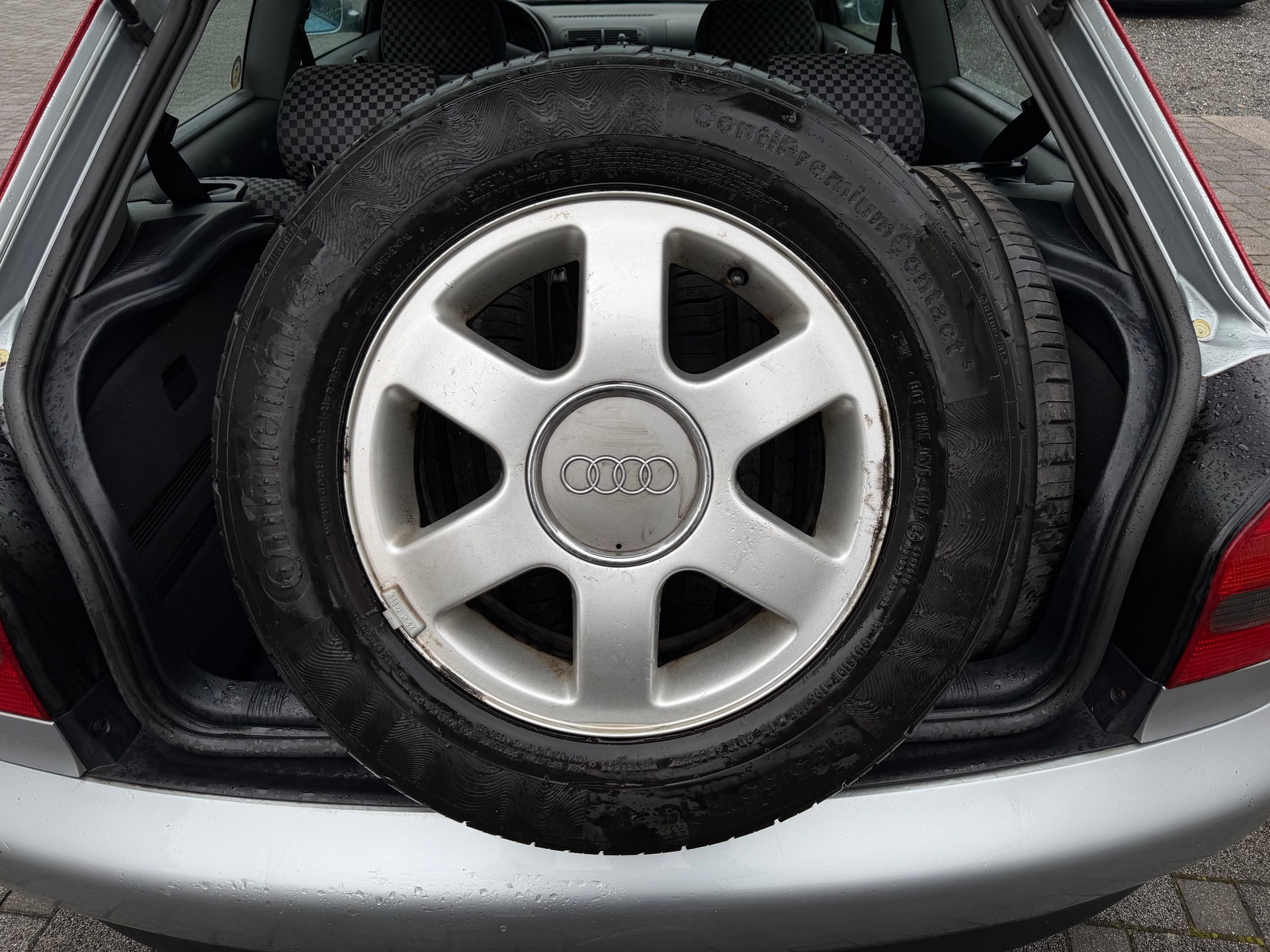 AUDI A3 1.8 T Ambiente-image-15