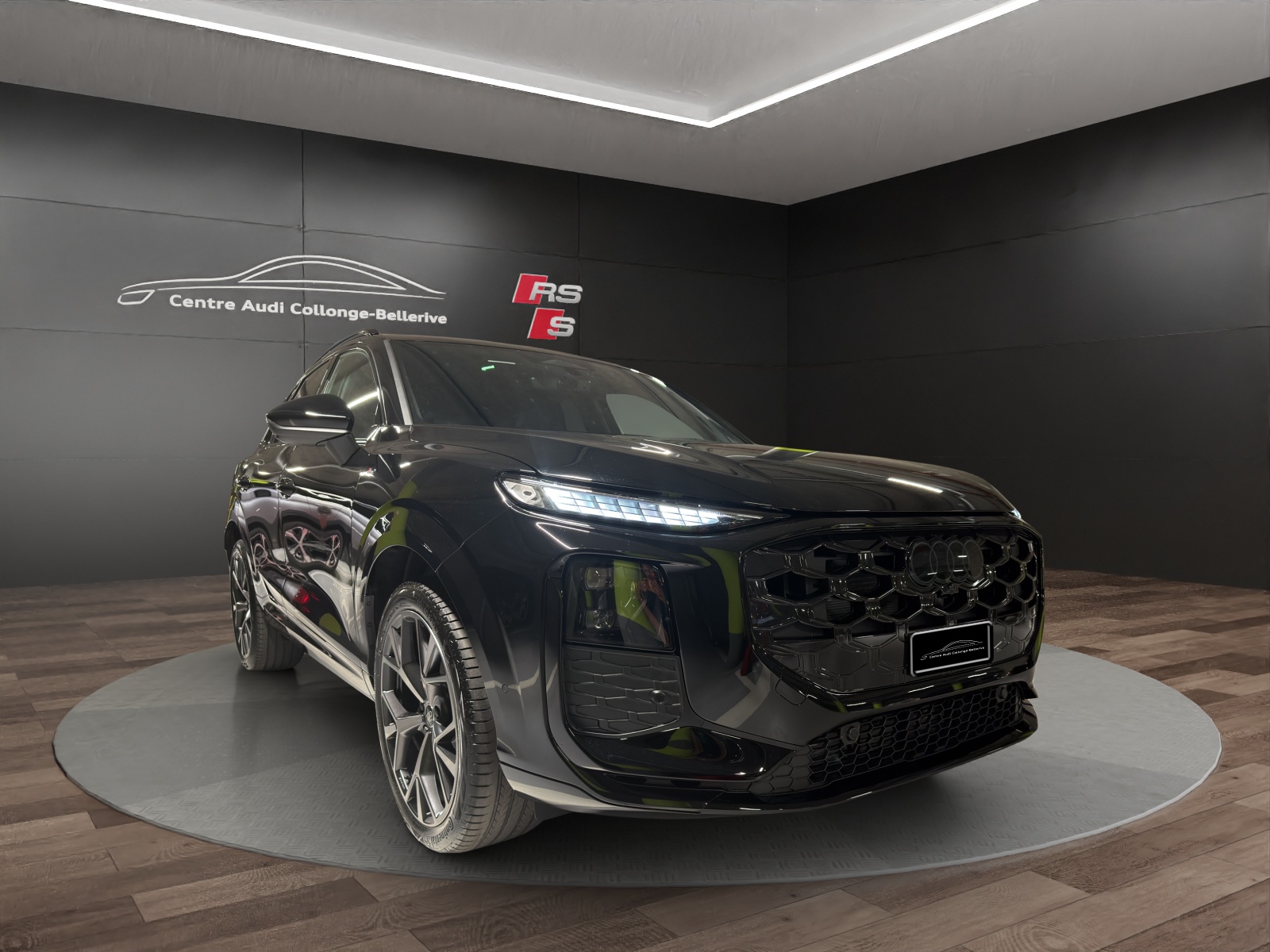 AUDI Q3 SUV TFSI quattro 195 kW S tronic-image-6