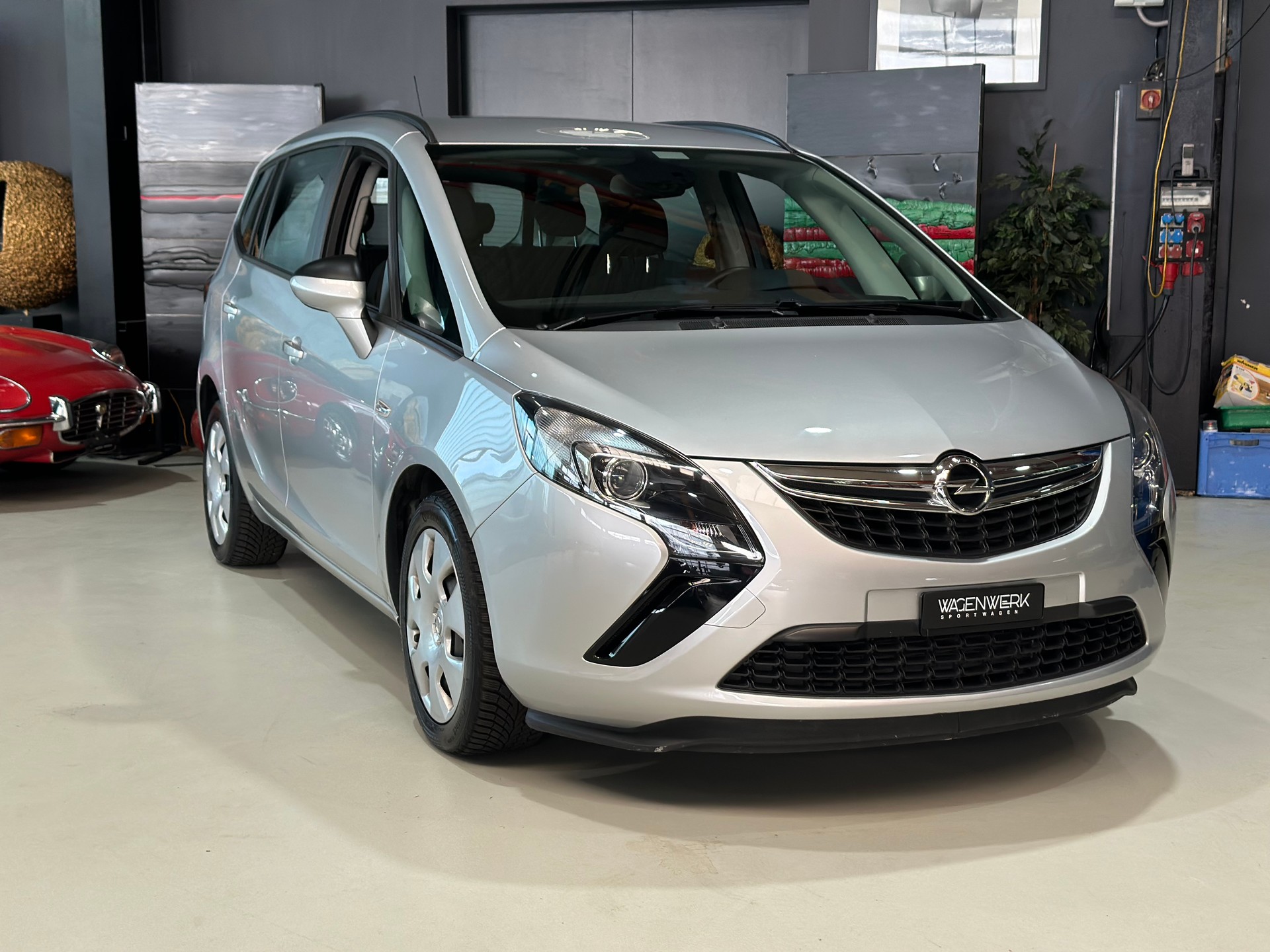 OPEL Zafira Tourer 1.6i 16V CNG Turbo Cosmo-image-0