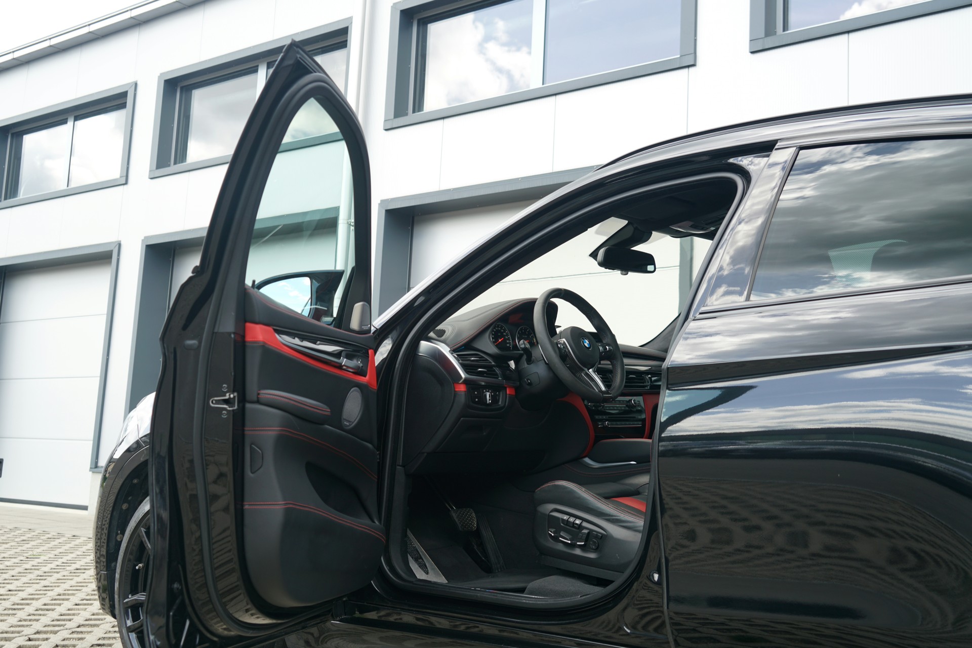 BMW X6M Edition Black Fire Steptronic (CH)-image-8