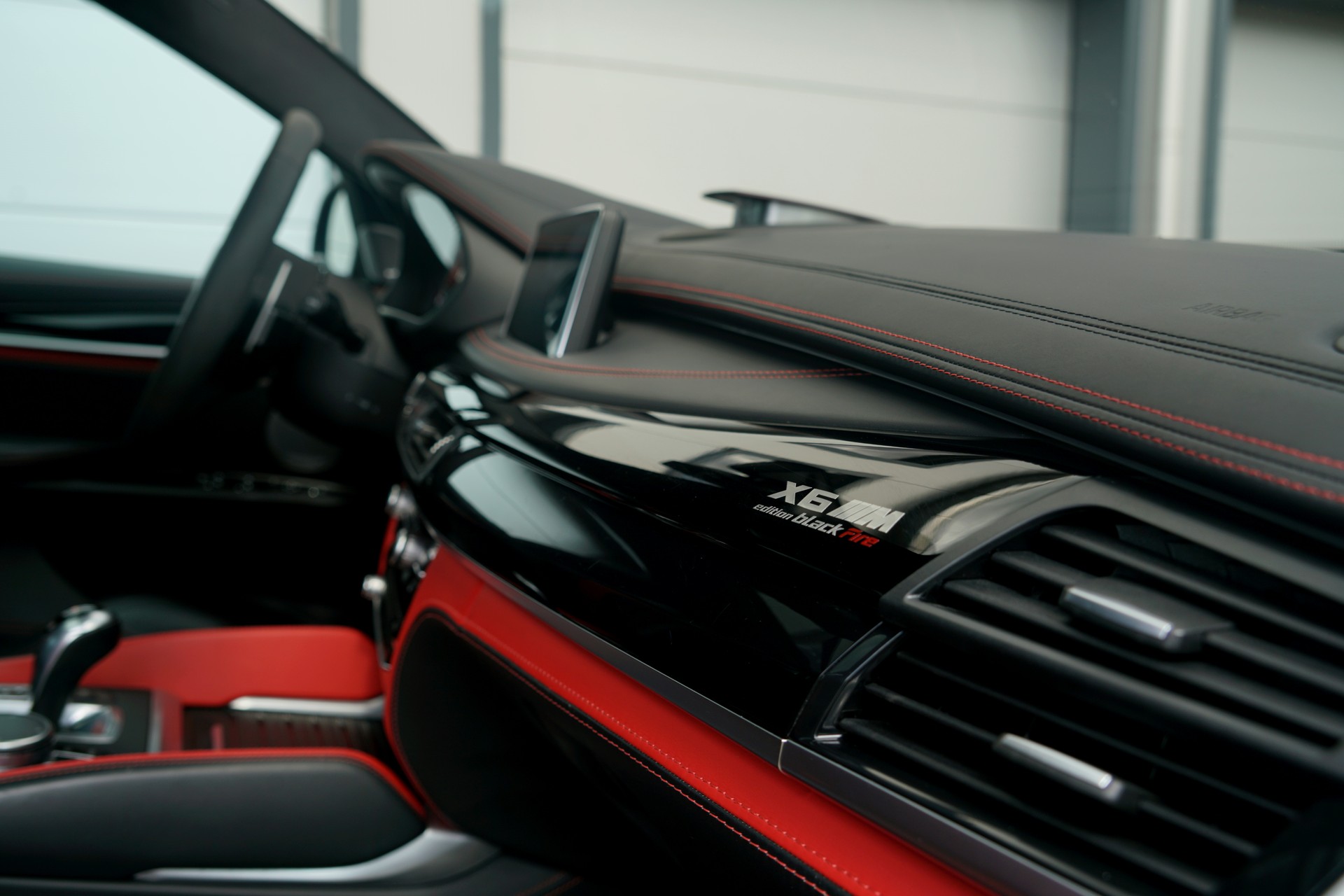 BMW X6M Edition Black Fire Steptronic (CH)-image-12