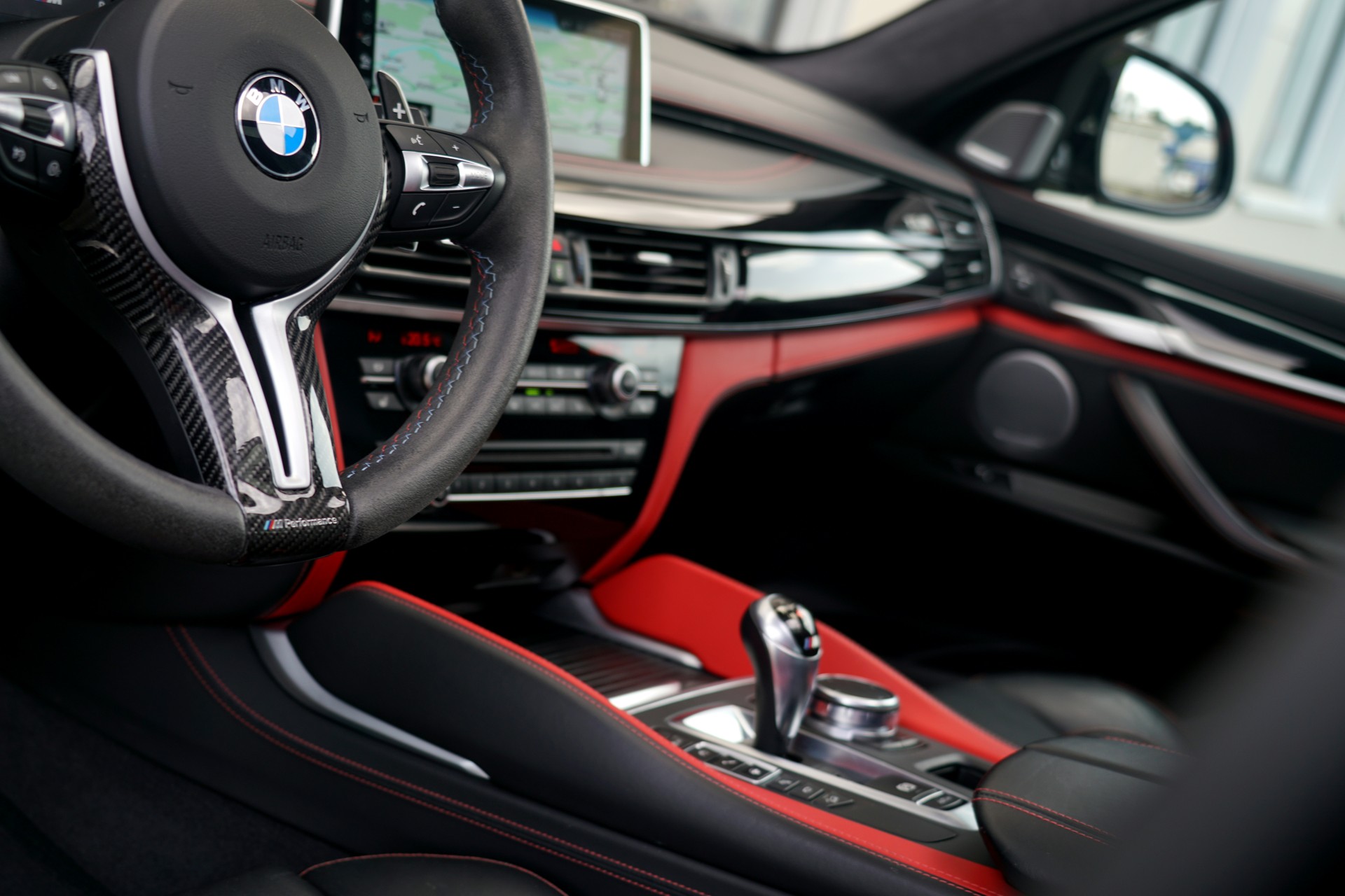 BMW X6M Edition Black Fire Steptronic (CH)-image-1