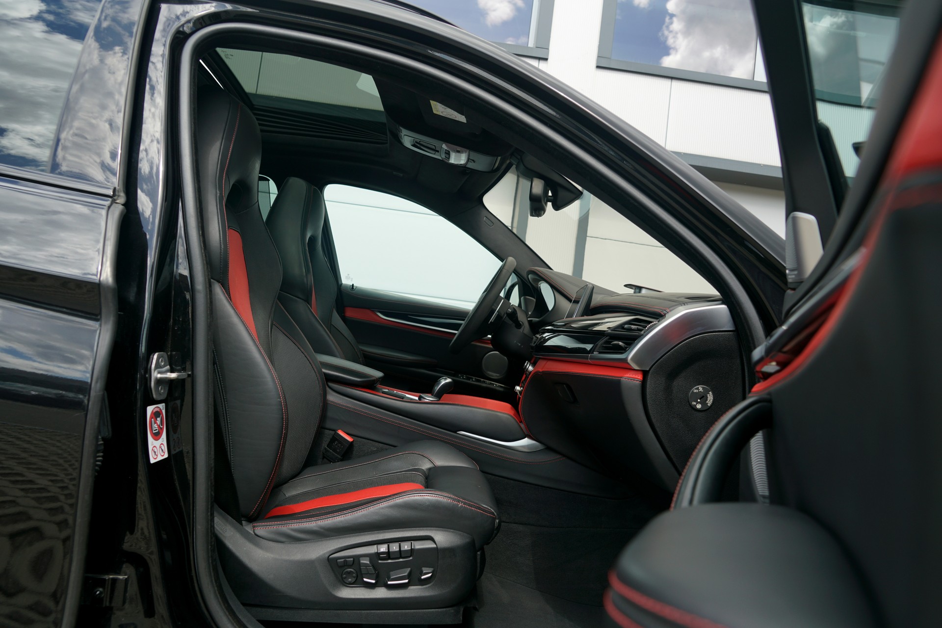BMW X6M Edition Black Fire Steptronic (CH)-image-11